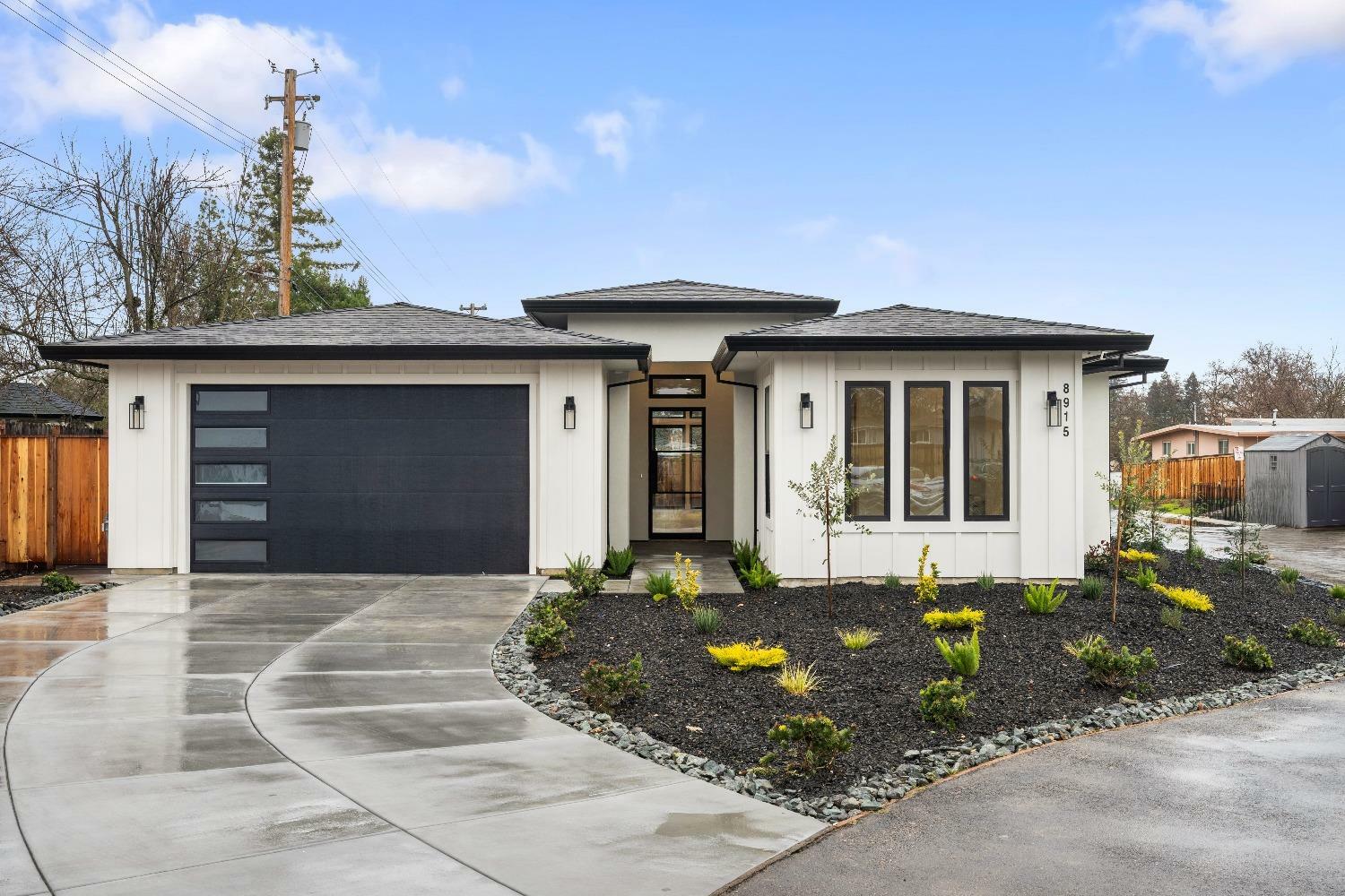 Property Photo: 8915 Livoti Court CA 95661