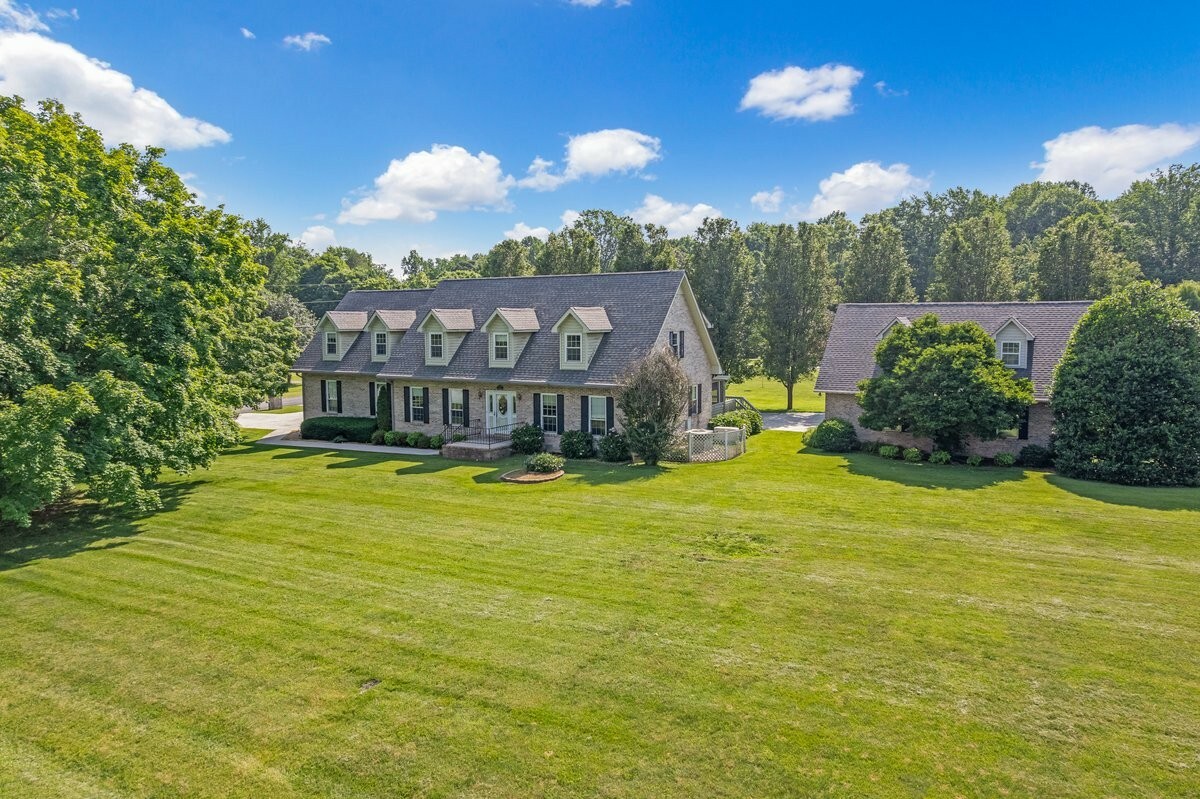 Property Photo: 220 Winton Way Rd TN 37355