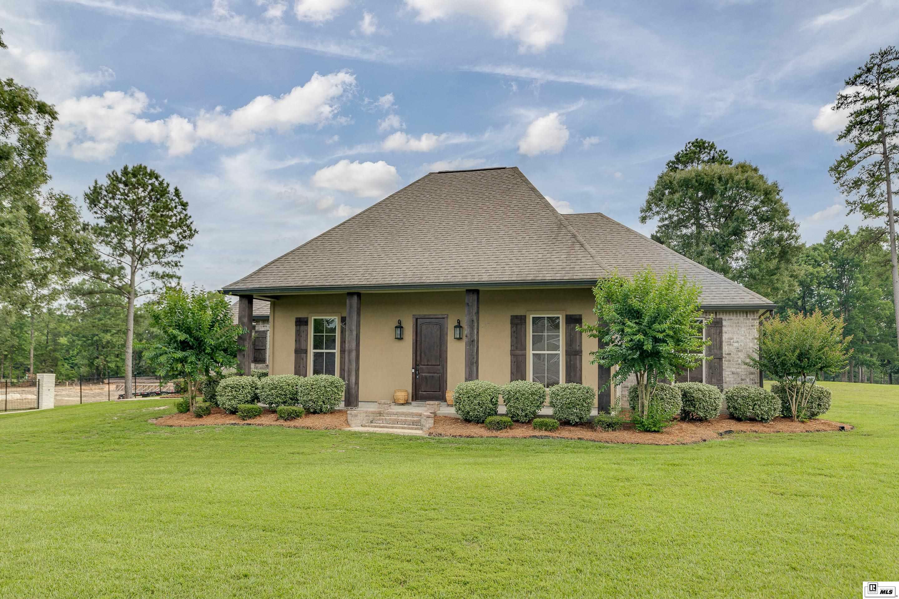 Property Photo: 202 Pinehurst Circle LA 71225