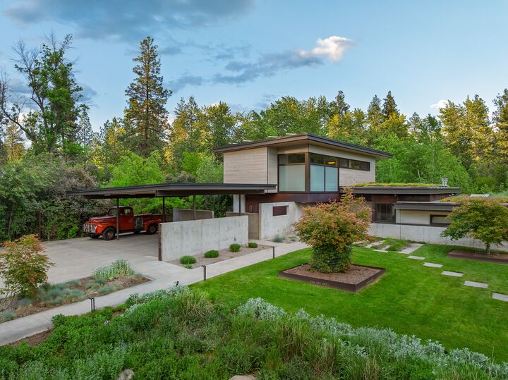 Property Photo: 2606 Sycamore Street MT 59802