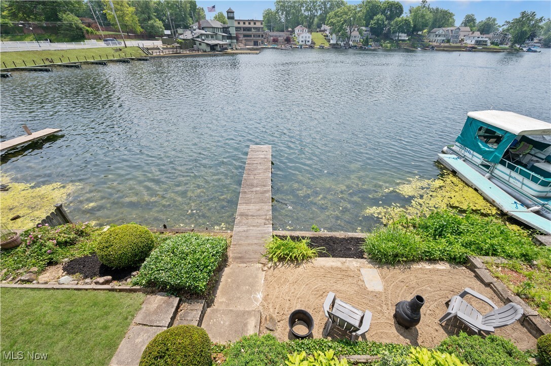 Property Photo:  472 Saunders Avenue  OH 44319 