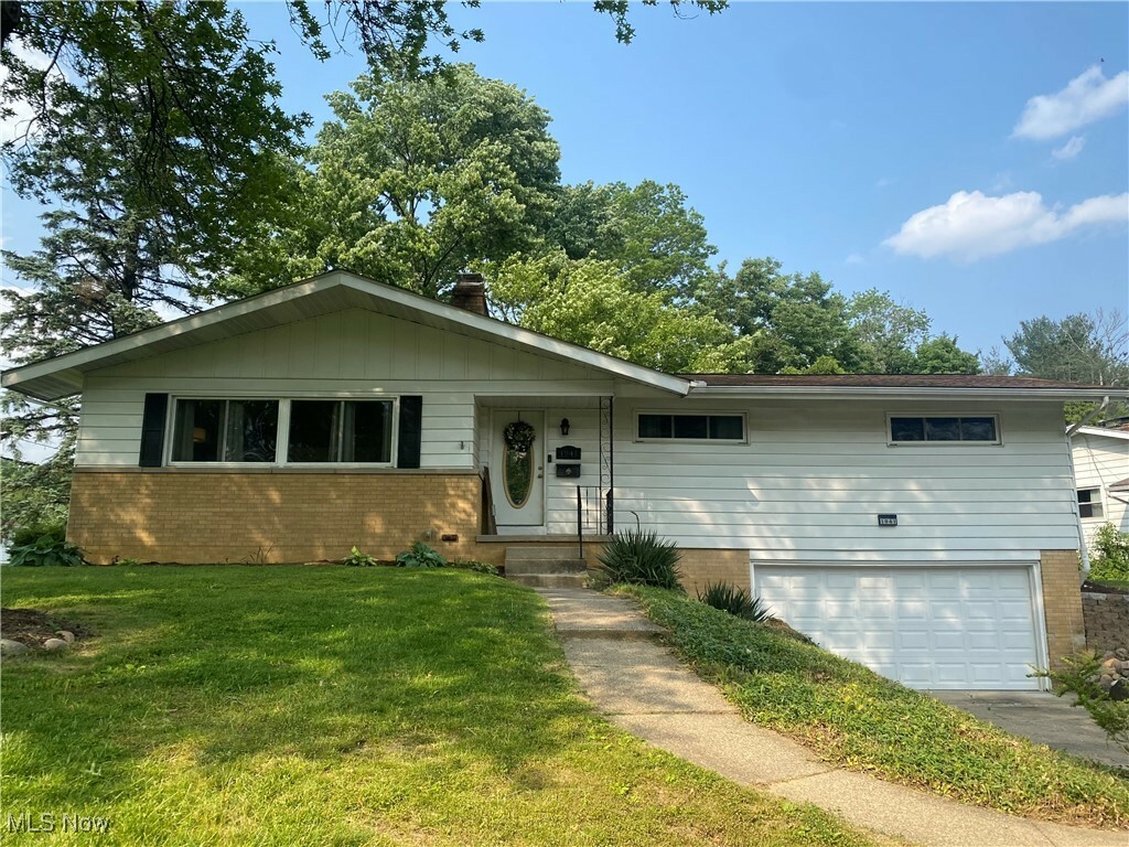 Property Photo: 1941 Oakridge Drive OH 44313
