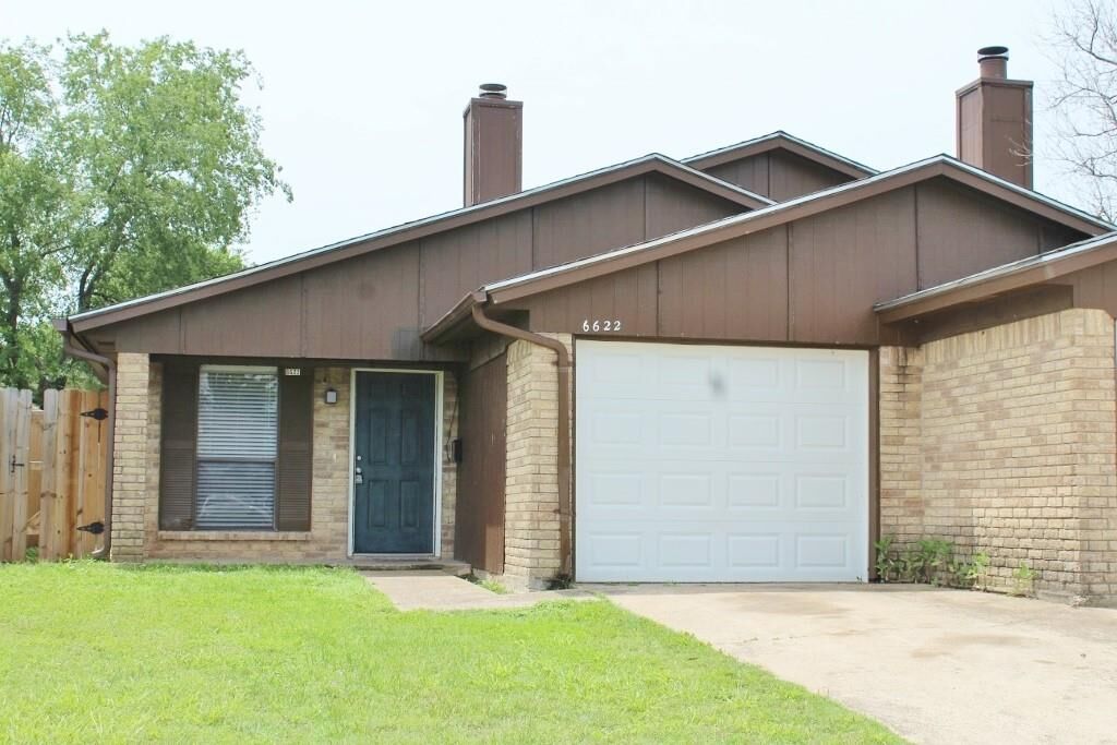 Property Photo: 6622 S Creek Drive TX 76133