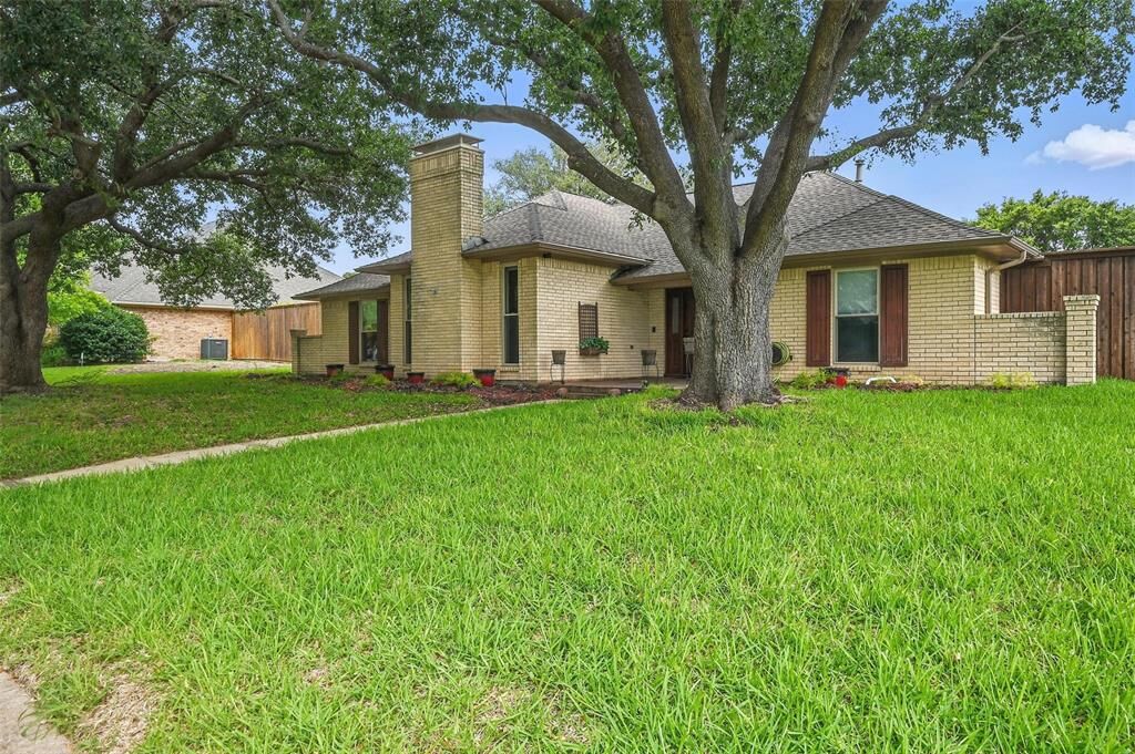 Property Photo: 2601 Loch Haven Drive TX 75023