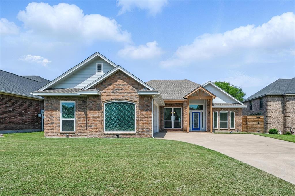 Property Photo: 202 Centenial Avenue TX 75119