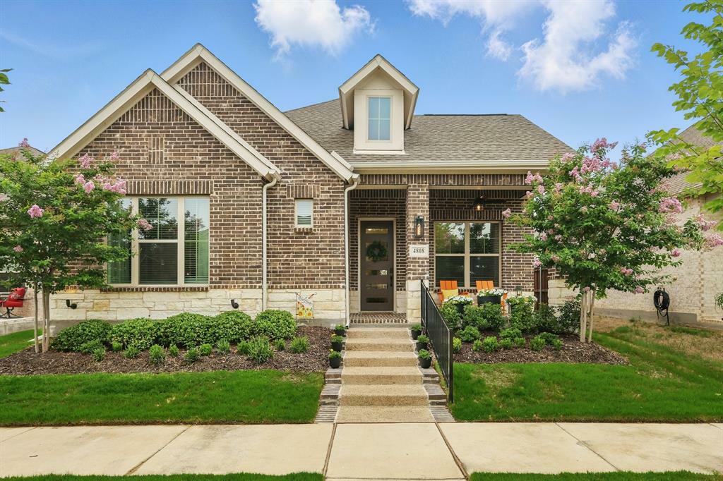 Property Photo: 4808 Emerald Grove TX 76005