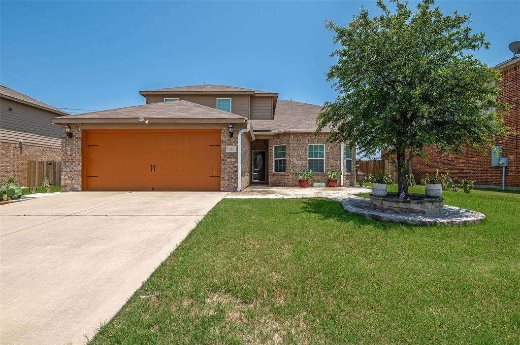 Property Photo: 103 Presidents Way TX 76084