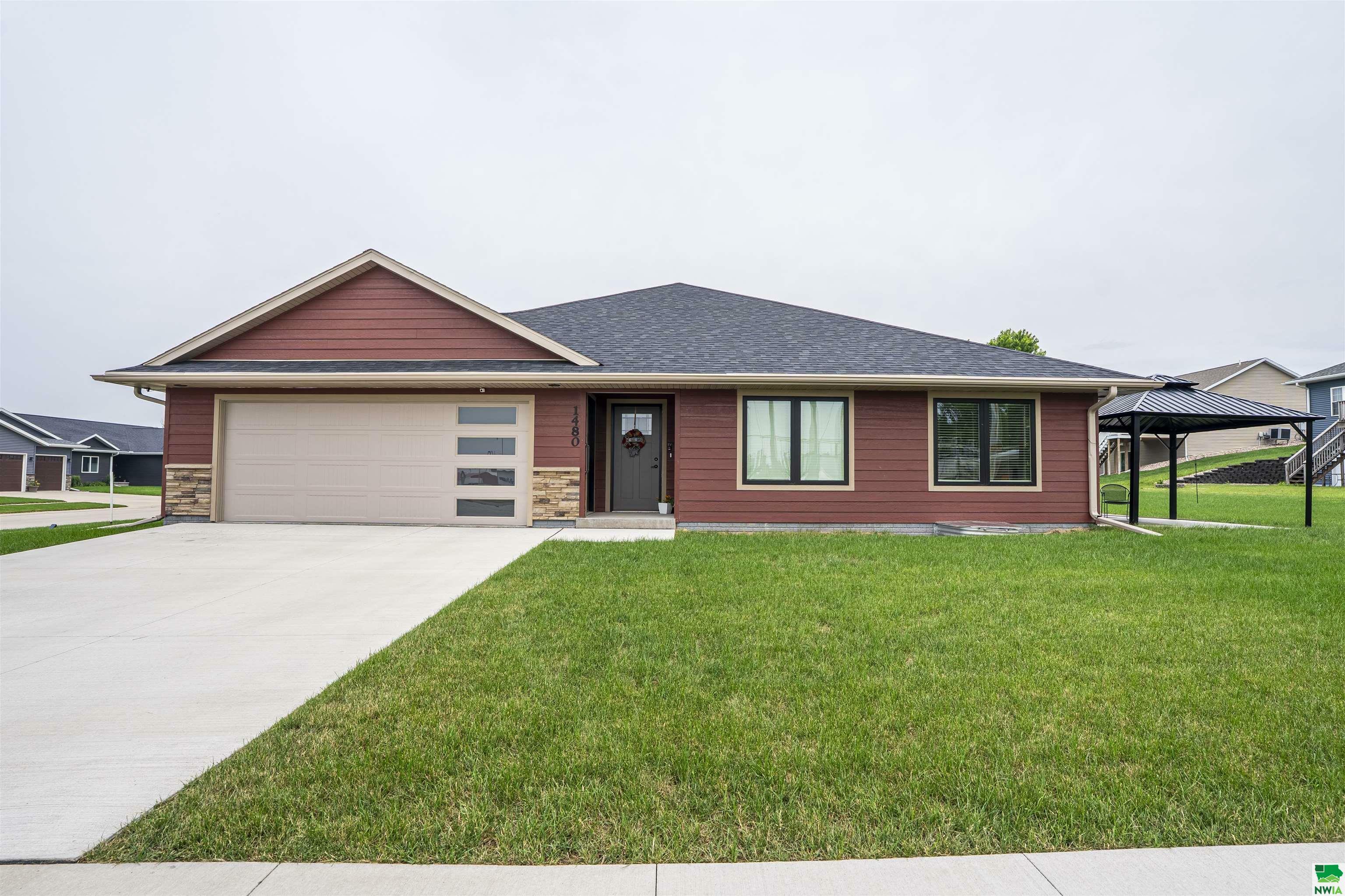 Property Photo:  1480 6th Ave SW  IA 51031 