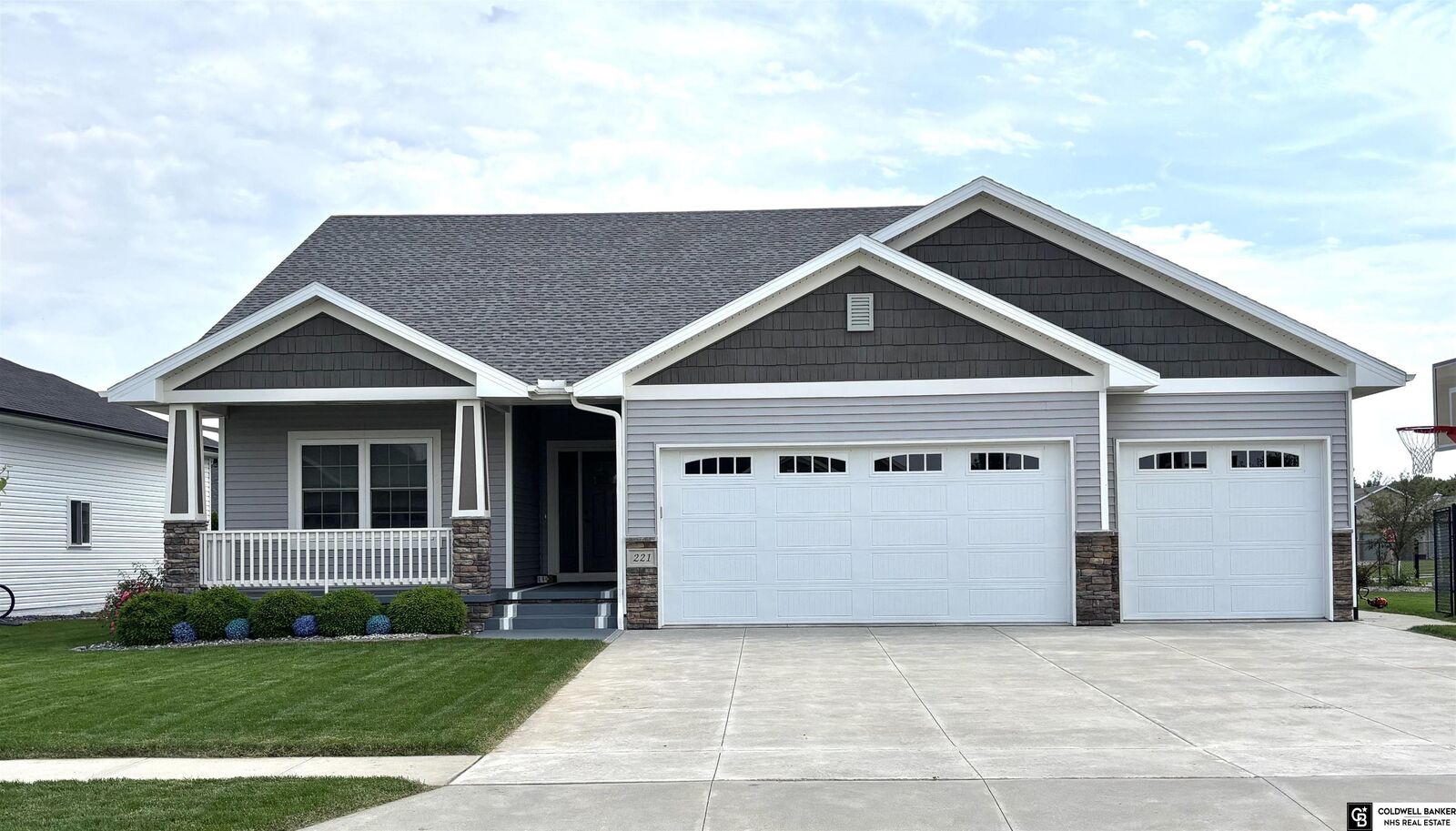 Property Photo:  221 Briarwood Lane  NE 68434