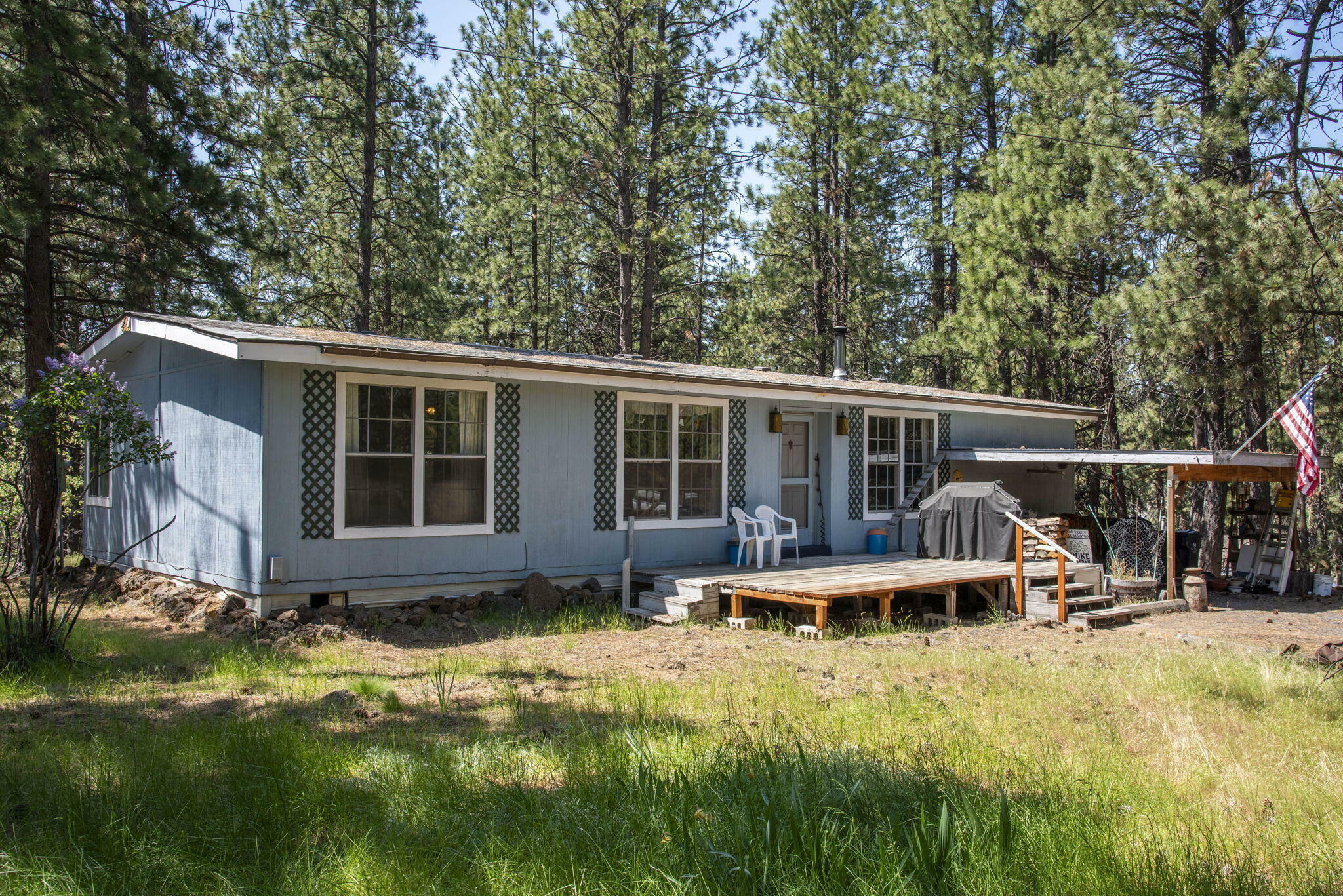 Property Photo: 19034 Choctaw Road OR 97702