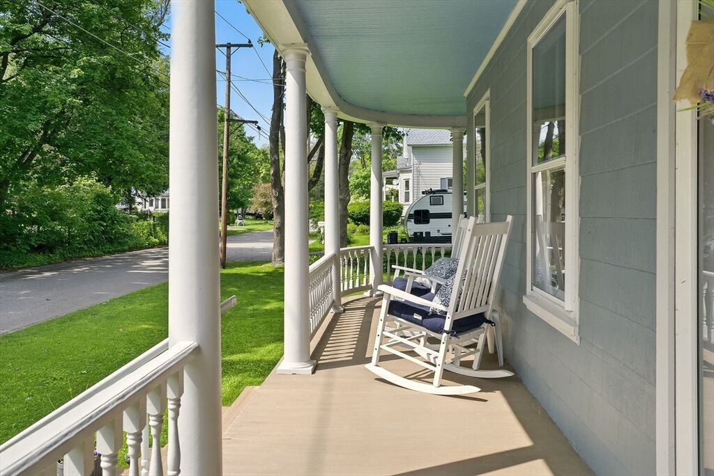 Property Photo:  17 Winter St  MA 01475 