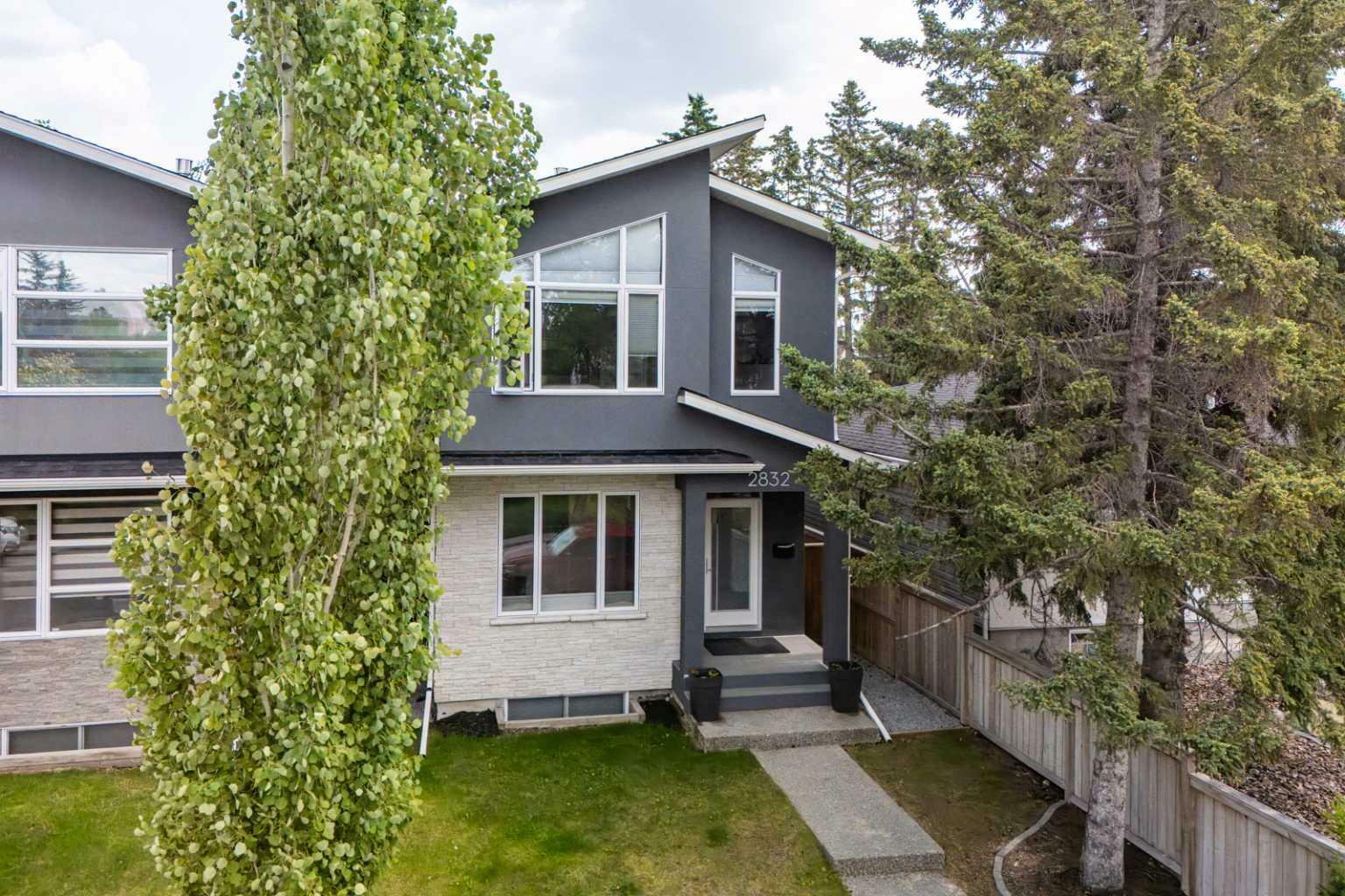 Property Photo:  2832 42 Street SW  AB T3E 3M1 