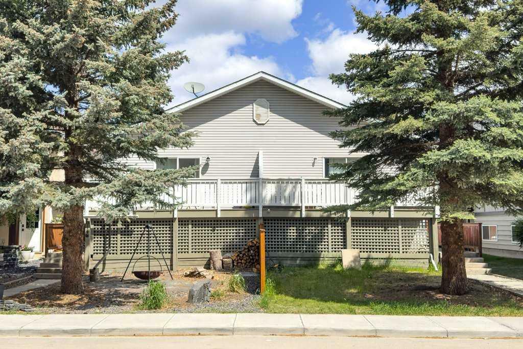 Property Photo: 614 3rd Street 3 AB T1W 2J5