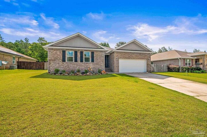 Property Photo:  4668 Red Oak Dr  FL 32583 