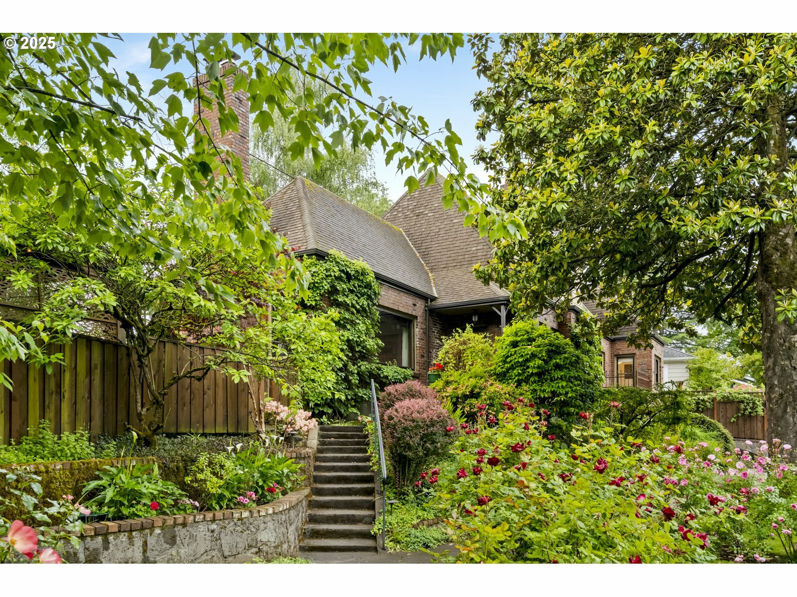 Property Photo: 3622 NE Hassalo St OR 97232
