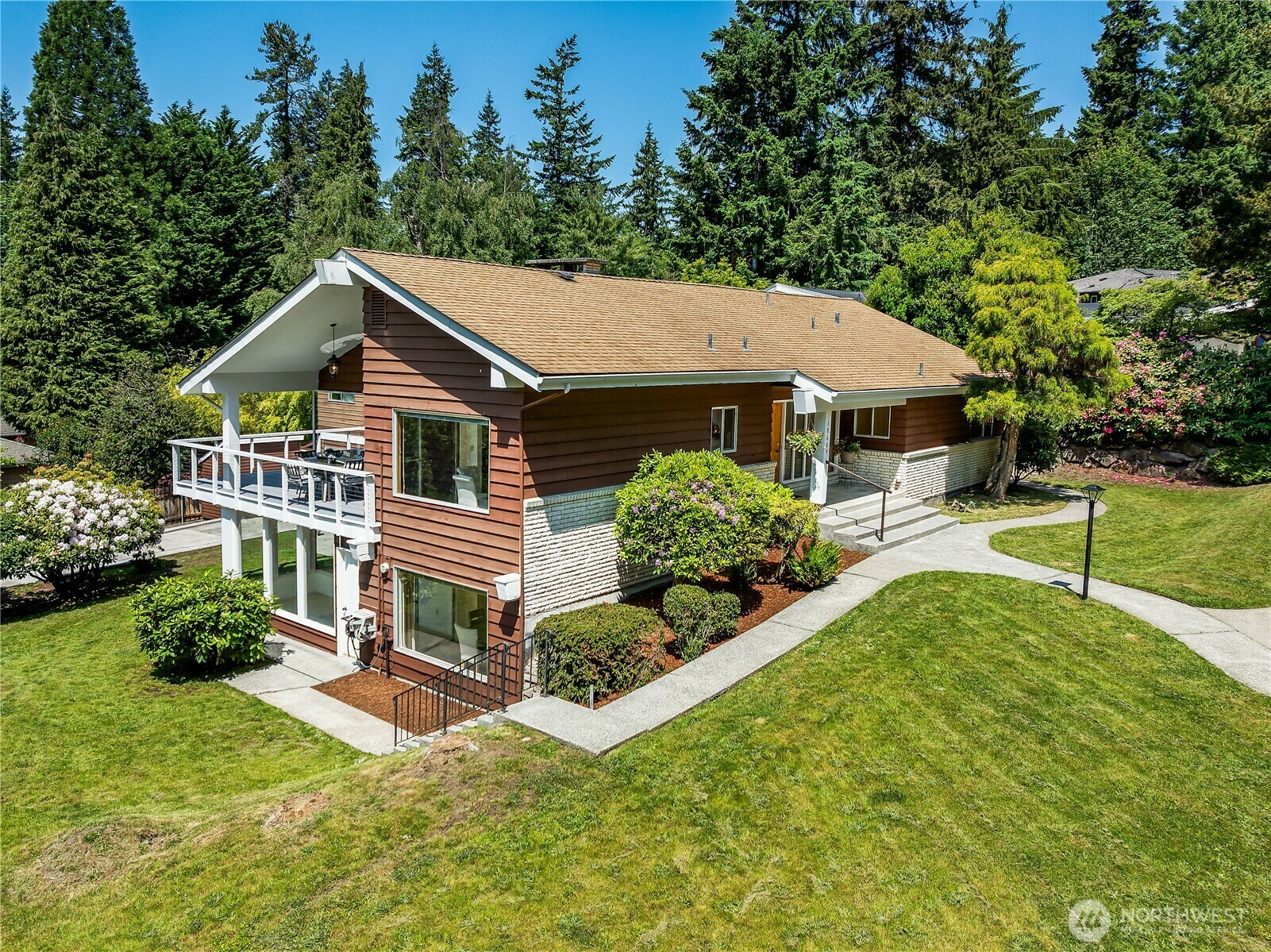 Property Photo: 18609 41st Place NE WA 98155