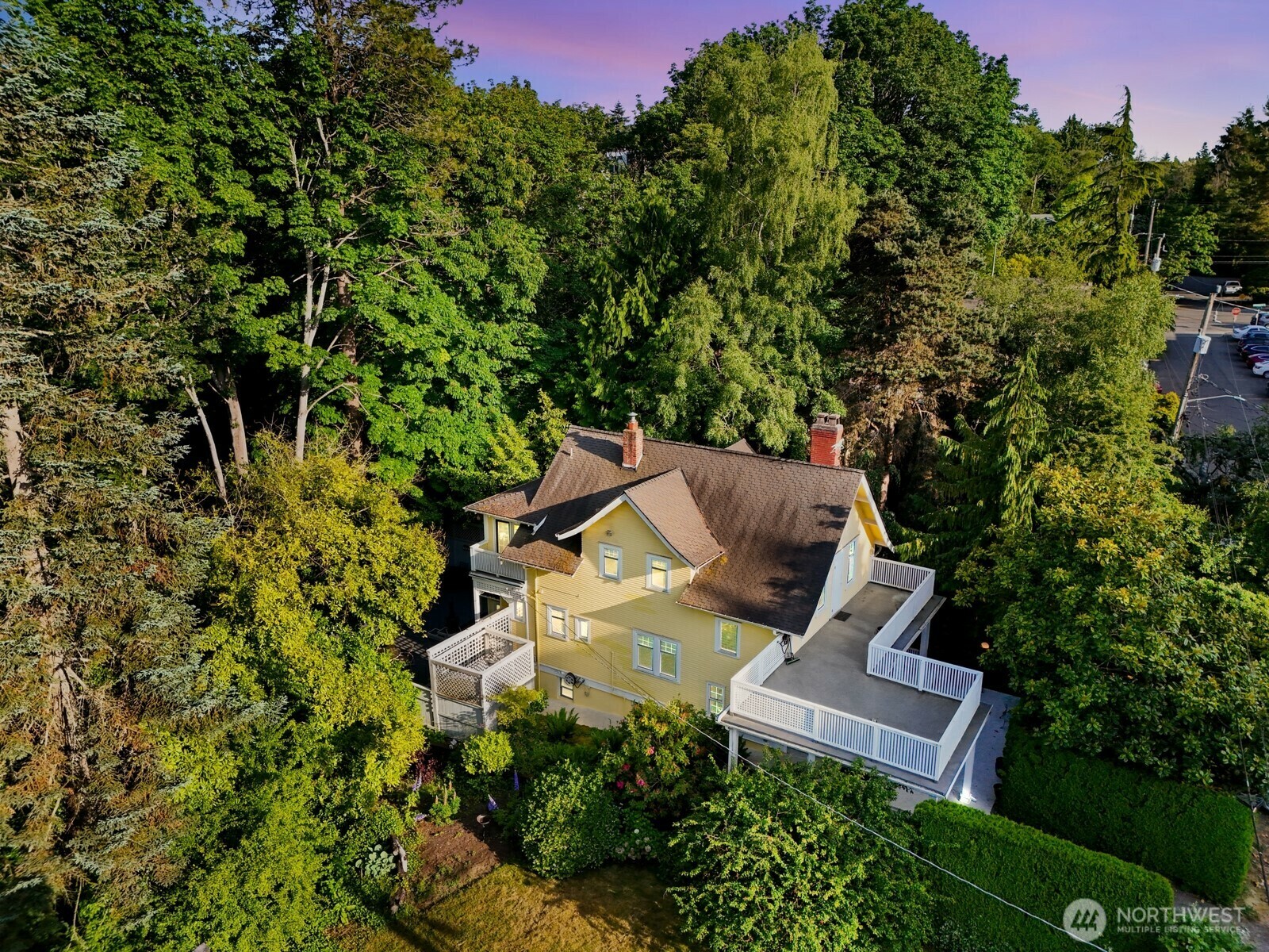 Property Photo:  4324  35th Avenue W  WA 98199 