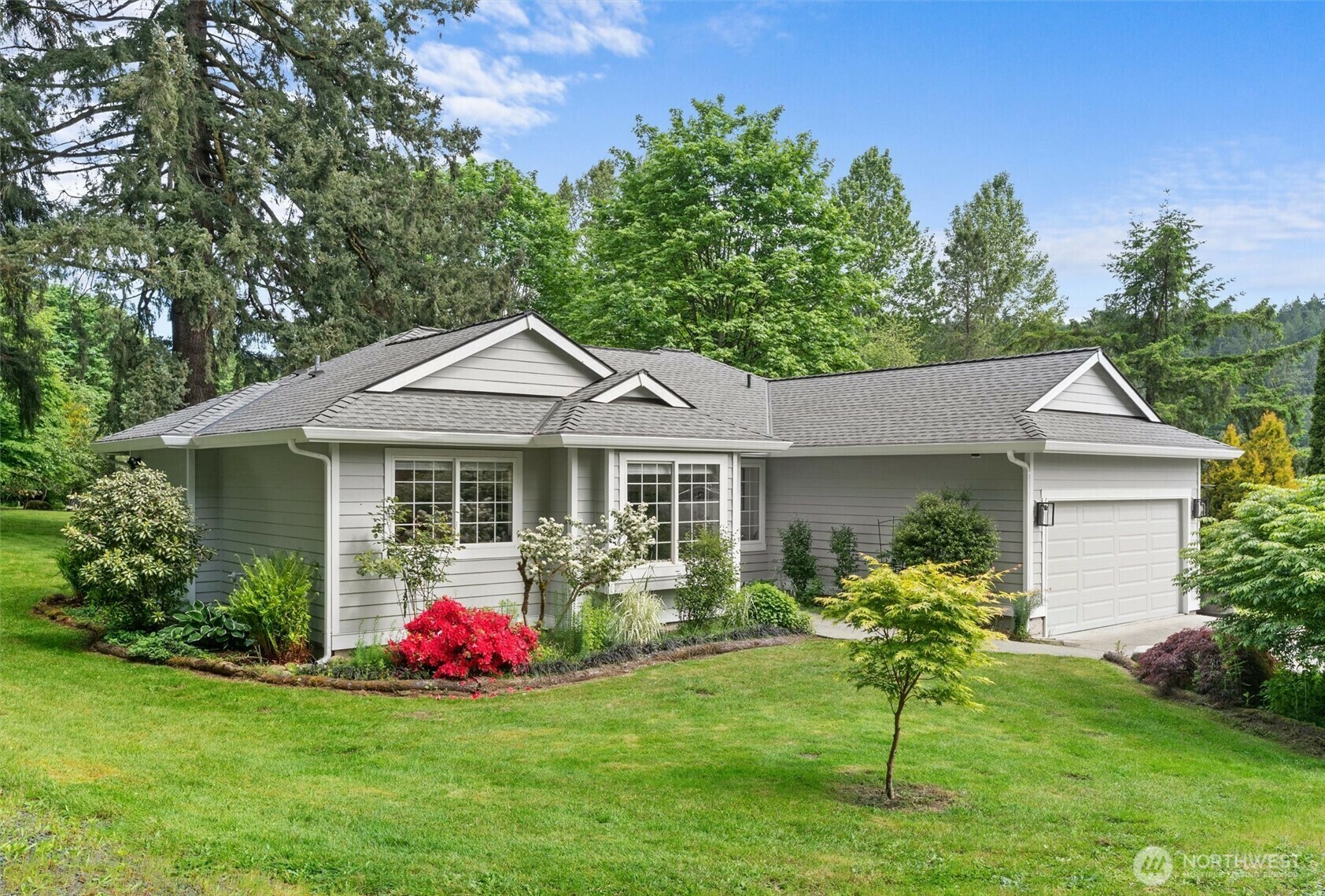 Property Photo: 16100 SE 113th Place WA 98059