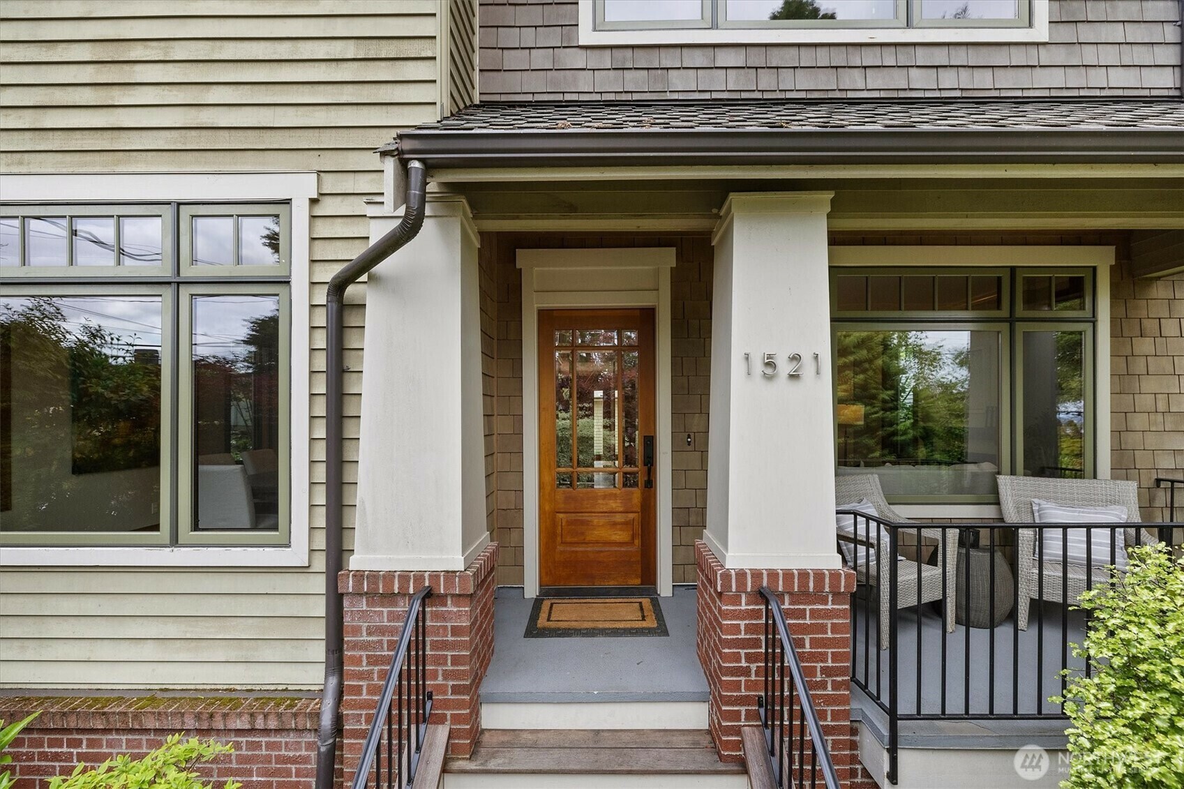 Property Photo: 1521 36th Avenue WA 98122