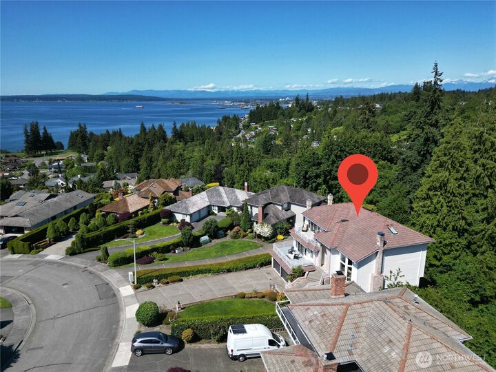 Property Photo:  1621  Edgemoor Lane  WA 98203 