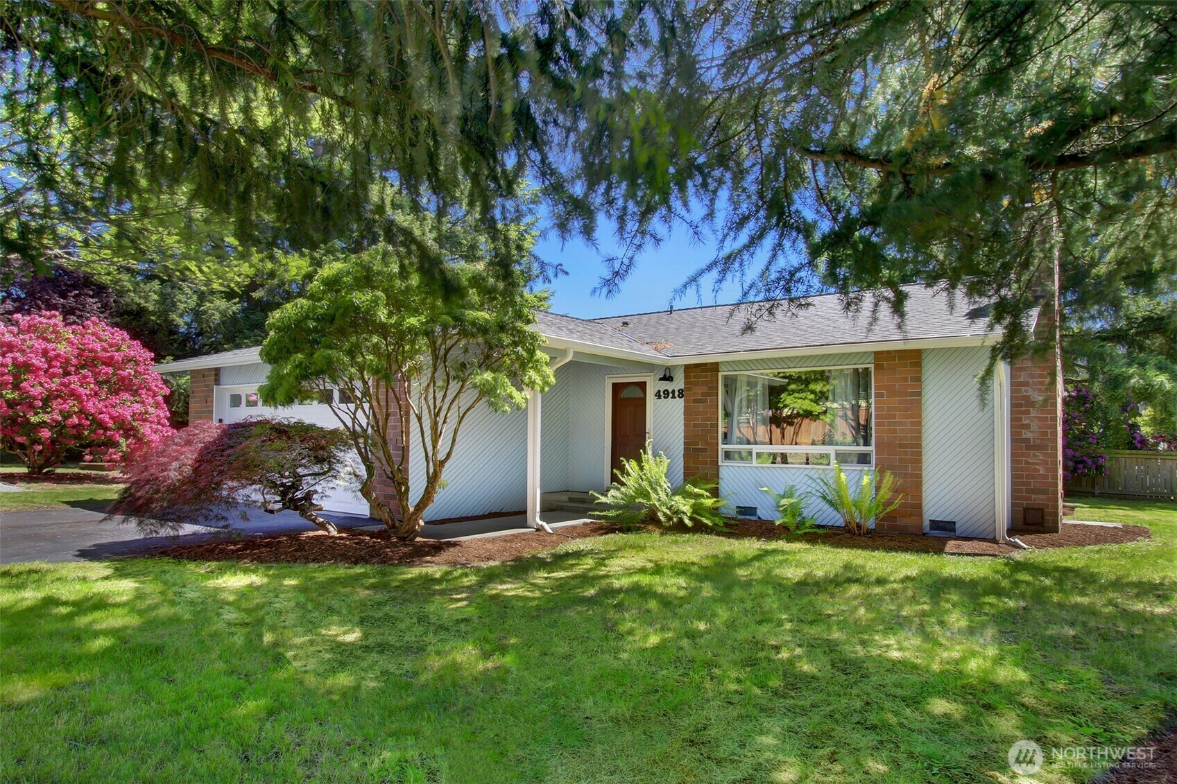 Property Photo: 4918 154th Street SW WA 98026