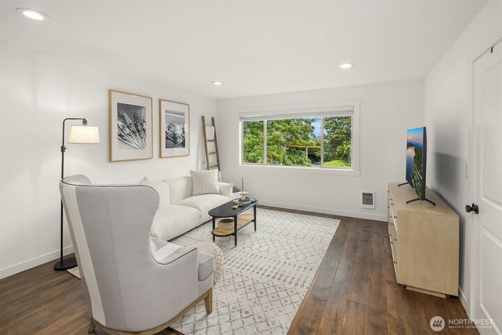 Property Photo: 3834 175th Avenue NE E49 WA 98052