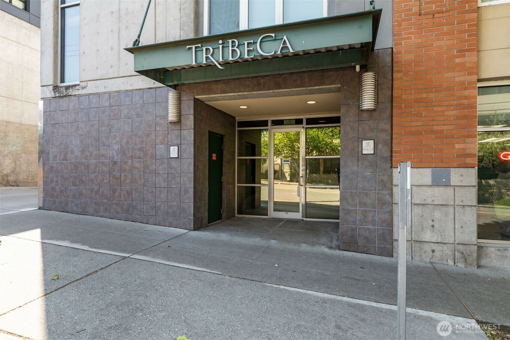 17 W Mercer Street 216  Seattle WA 98119 photo
