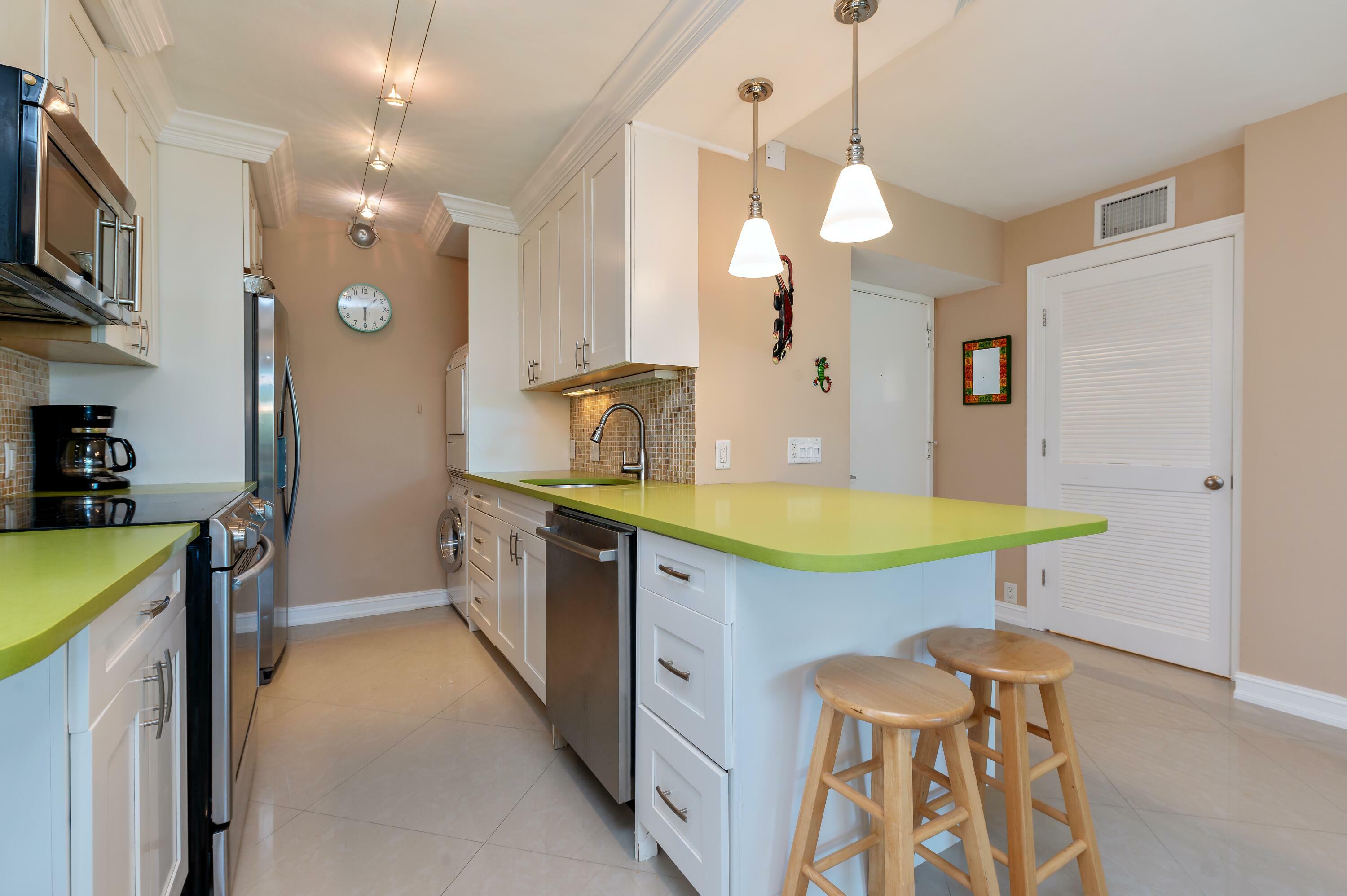 Property Photo: 1112 Ocean Terrace 1B FL 33483