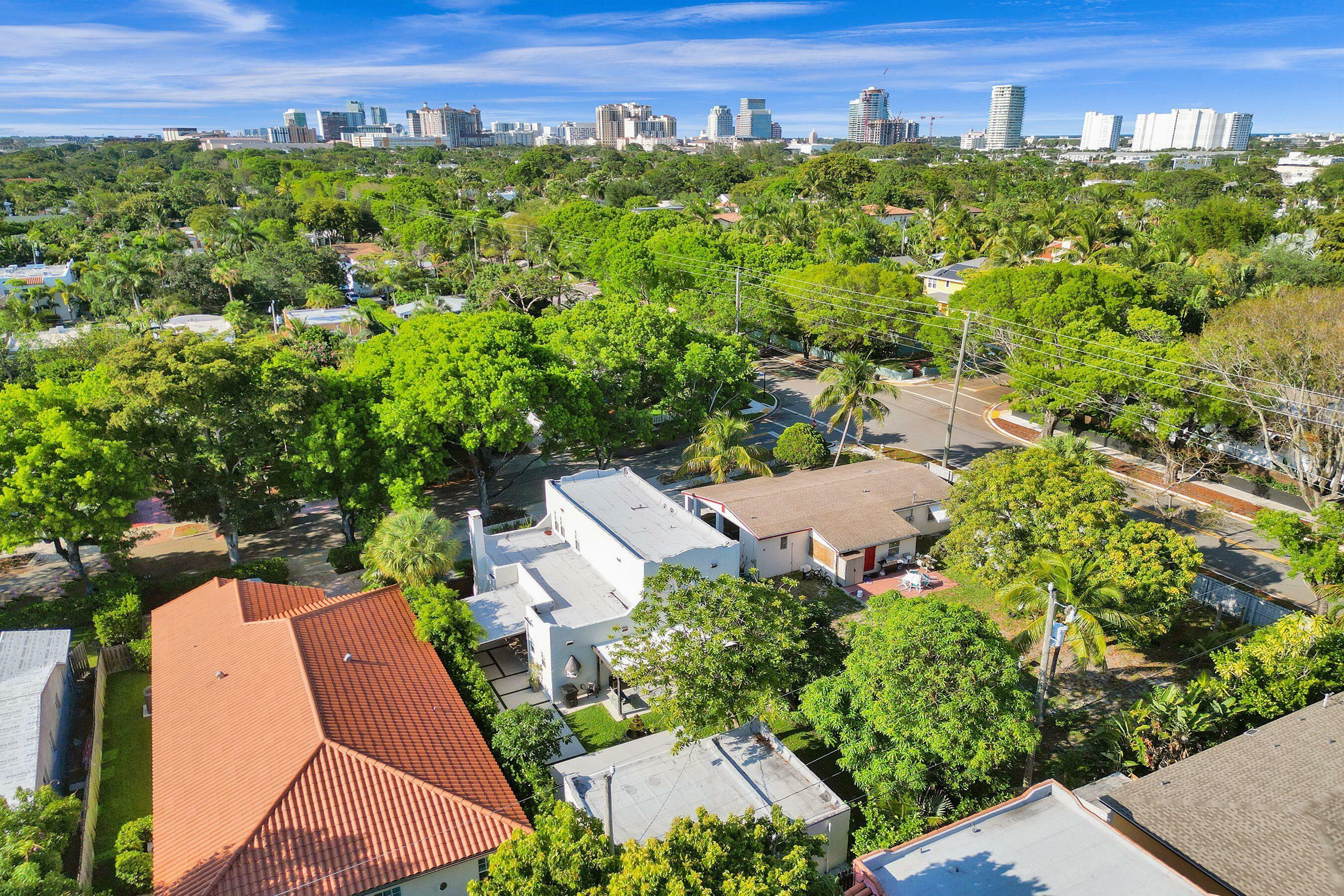 Property Photo: 806 Sunset Road FL 33401
