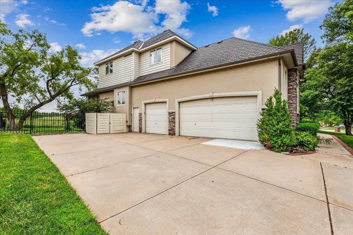 Property Photo: 1005 Terradyne Cir KS 67002