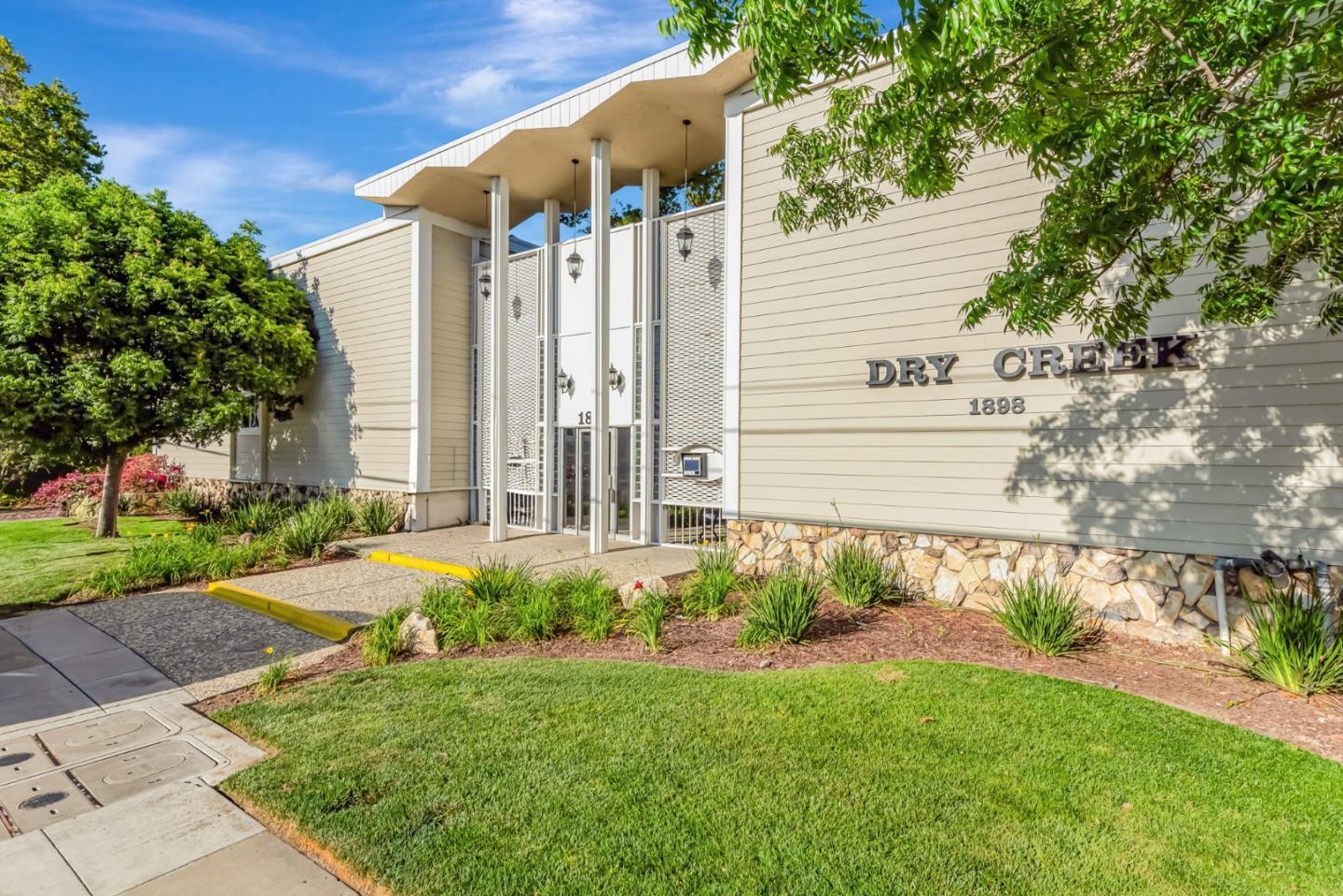 Property Photo: 1898 Meridian Avenue 20 CA 95125