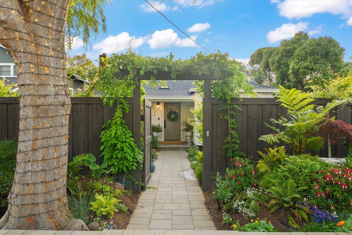 Property Photo:  15415 Winchester Boulevard  CA 95030 