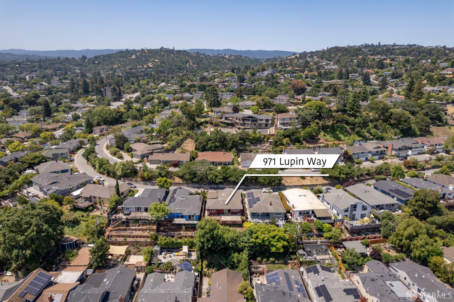 Property Photo: 971 Lupin Way Lower CA 94070