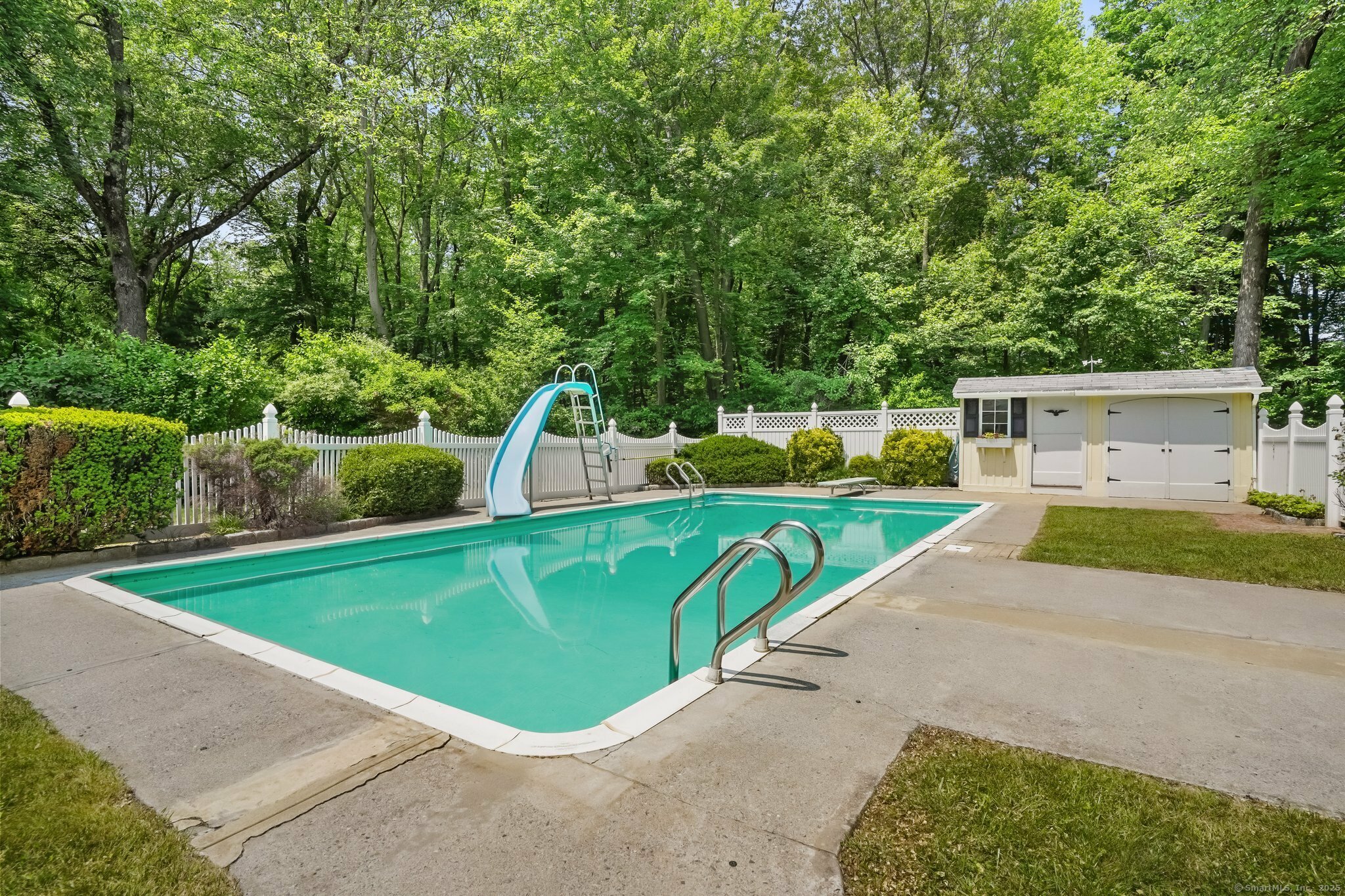 Property Photo: 27 Kitcher Court CT 06611