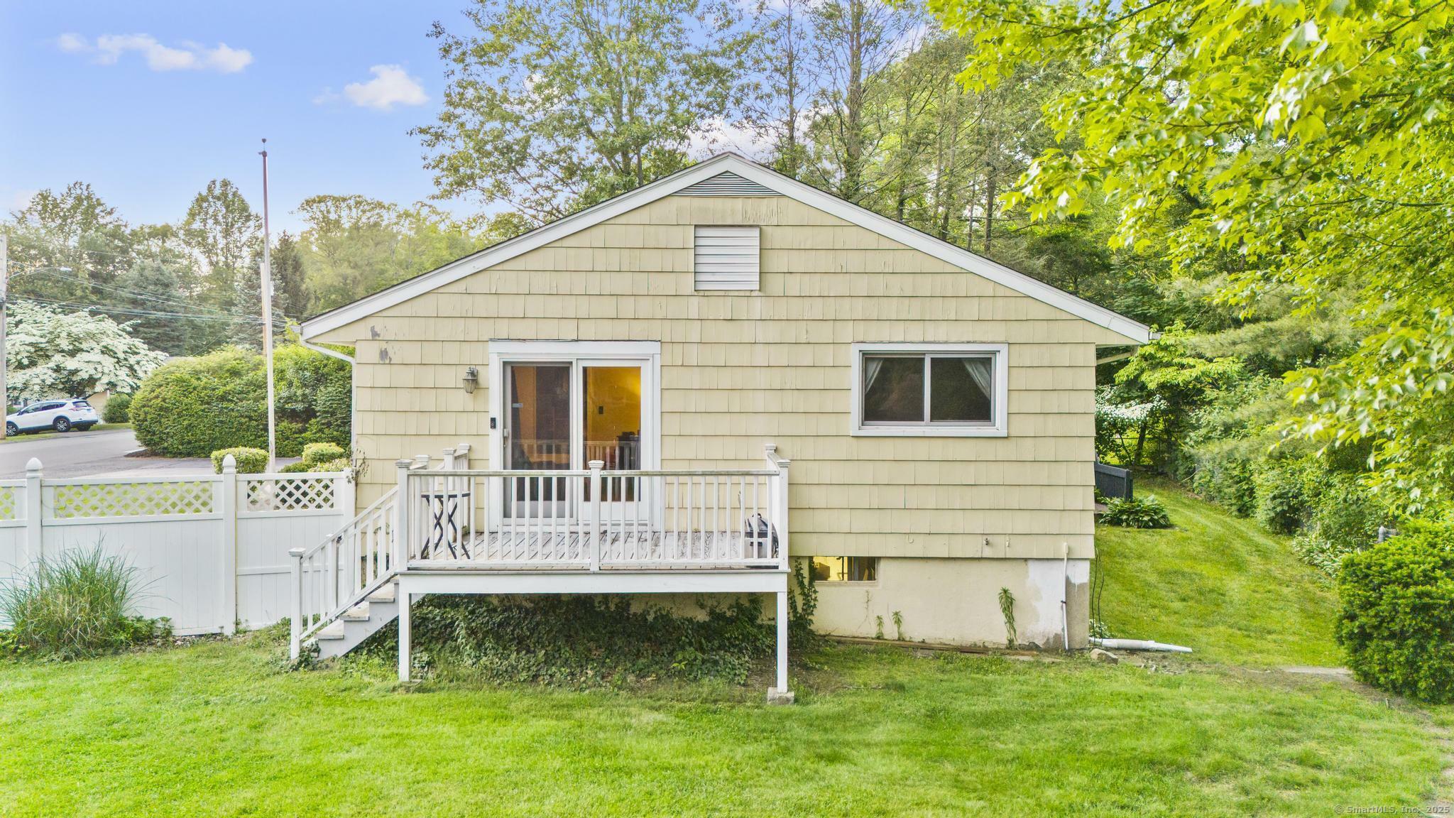 Property Photo: 7 Lorma Avenue CT 06611