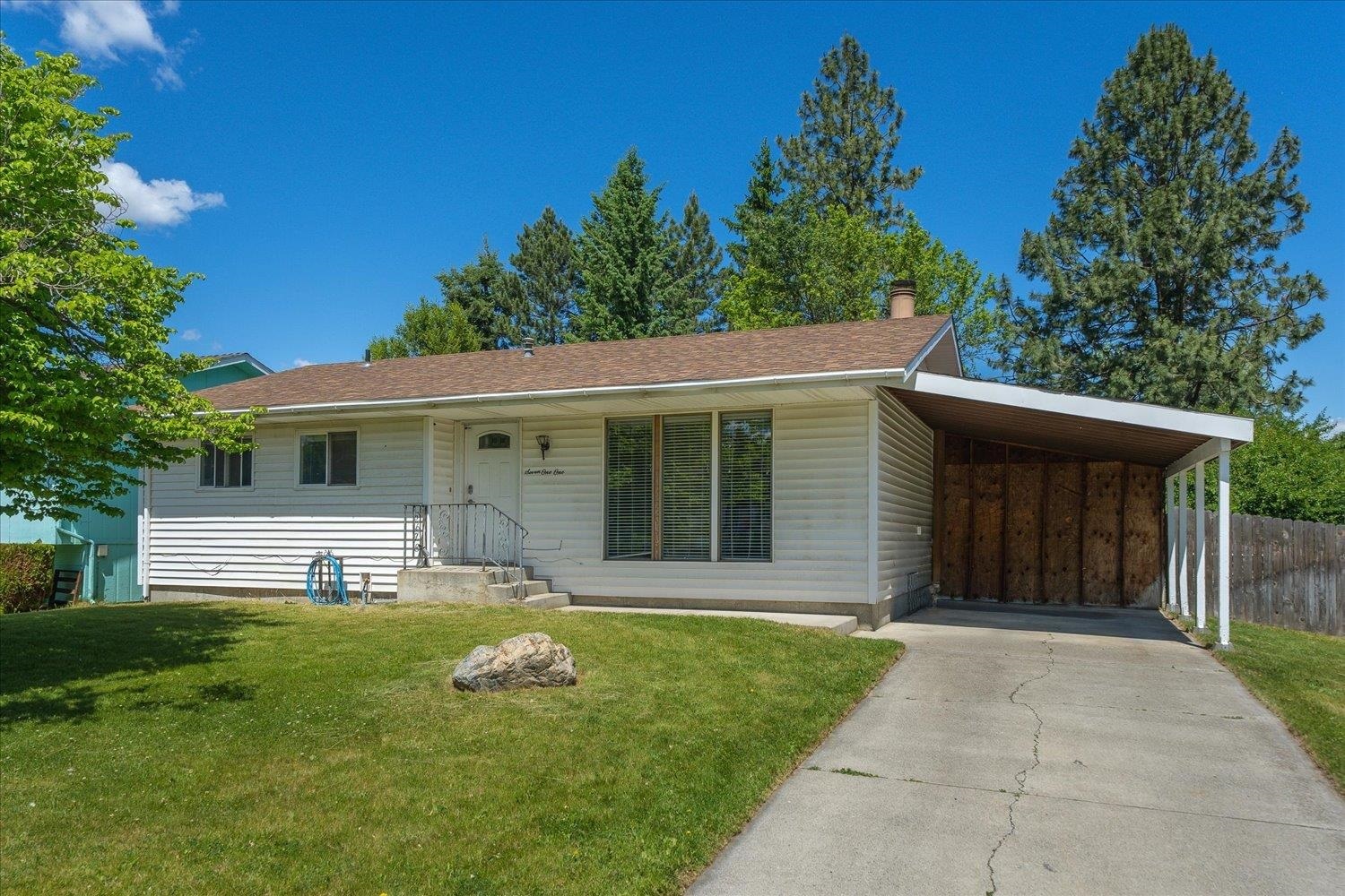 Property Photo: 711 E Cascade Pl WA 99208