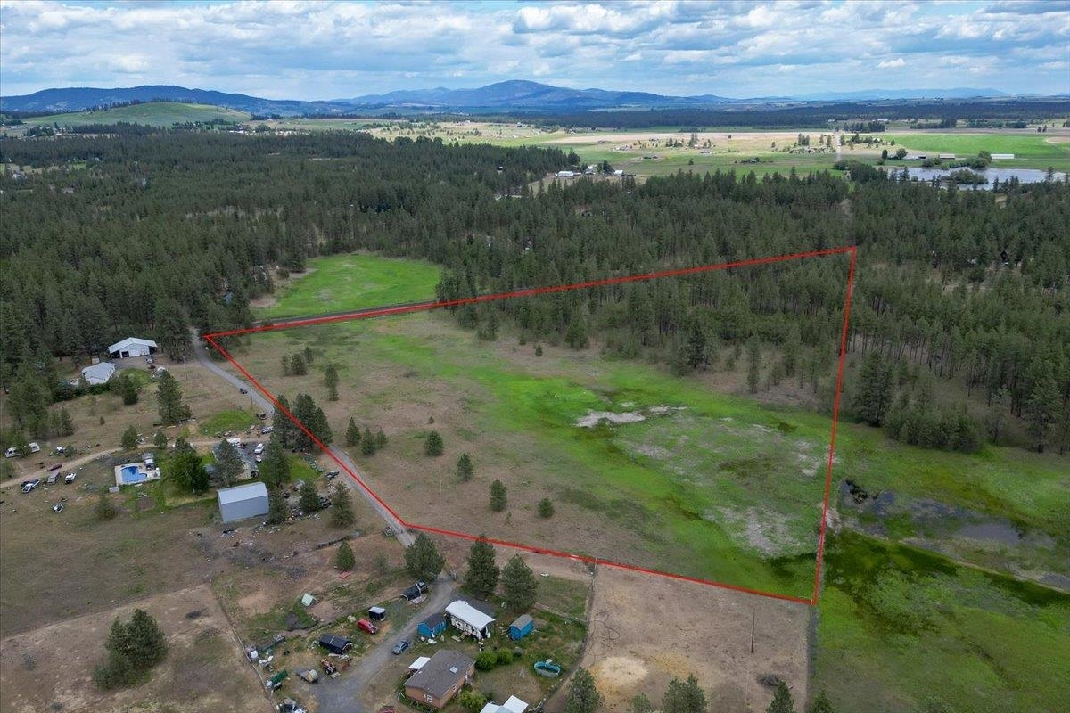 Property Photo:  17305 S Blasted Ln  WA 99004 