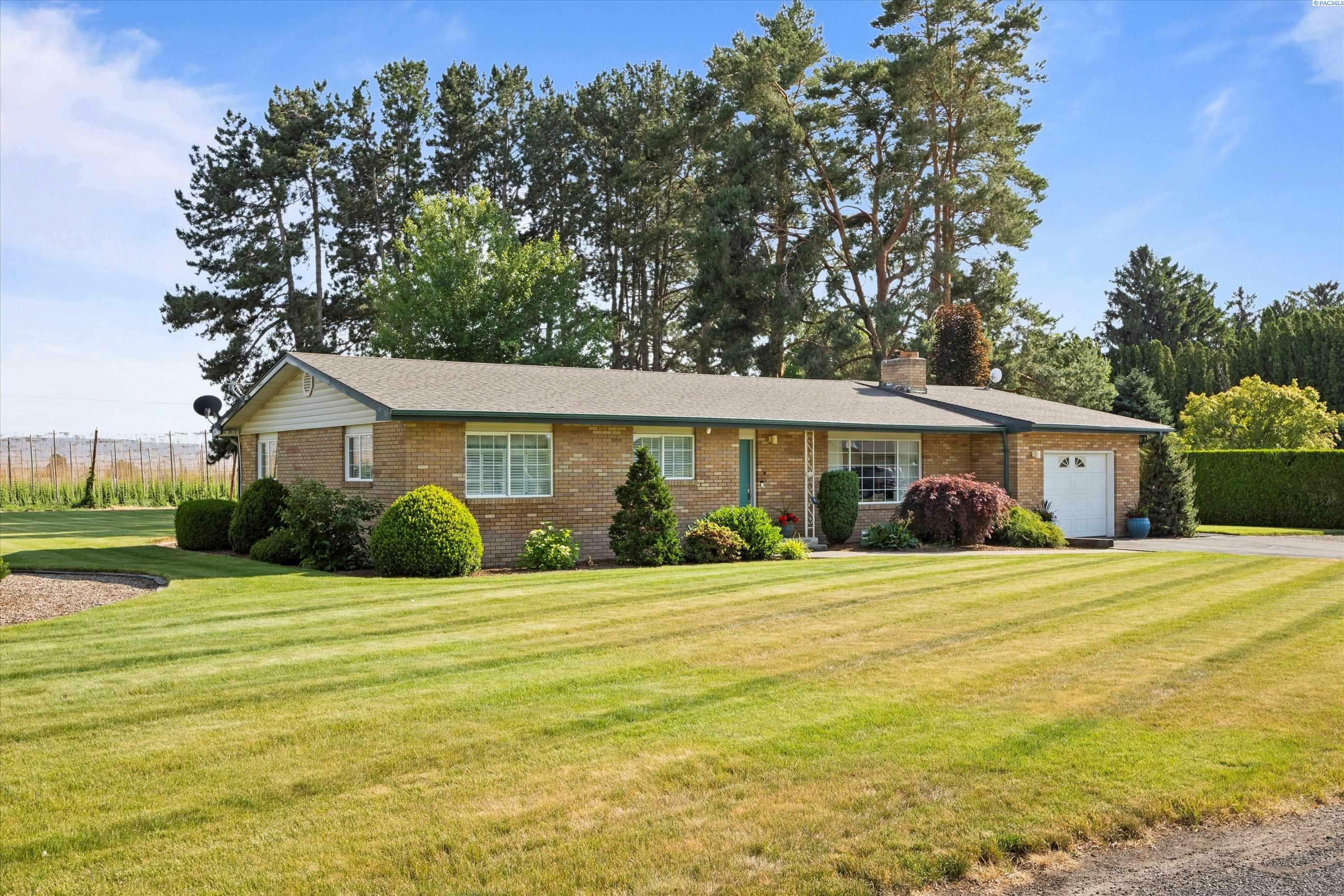 Property Photo: 180001 Robertson Rd WA 98930