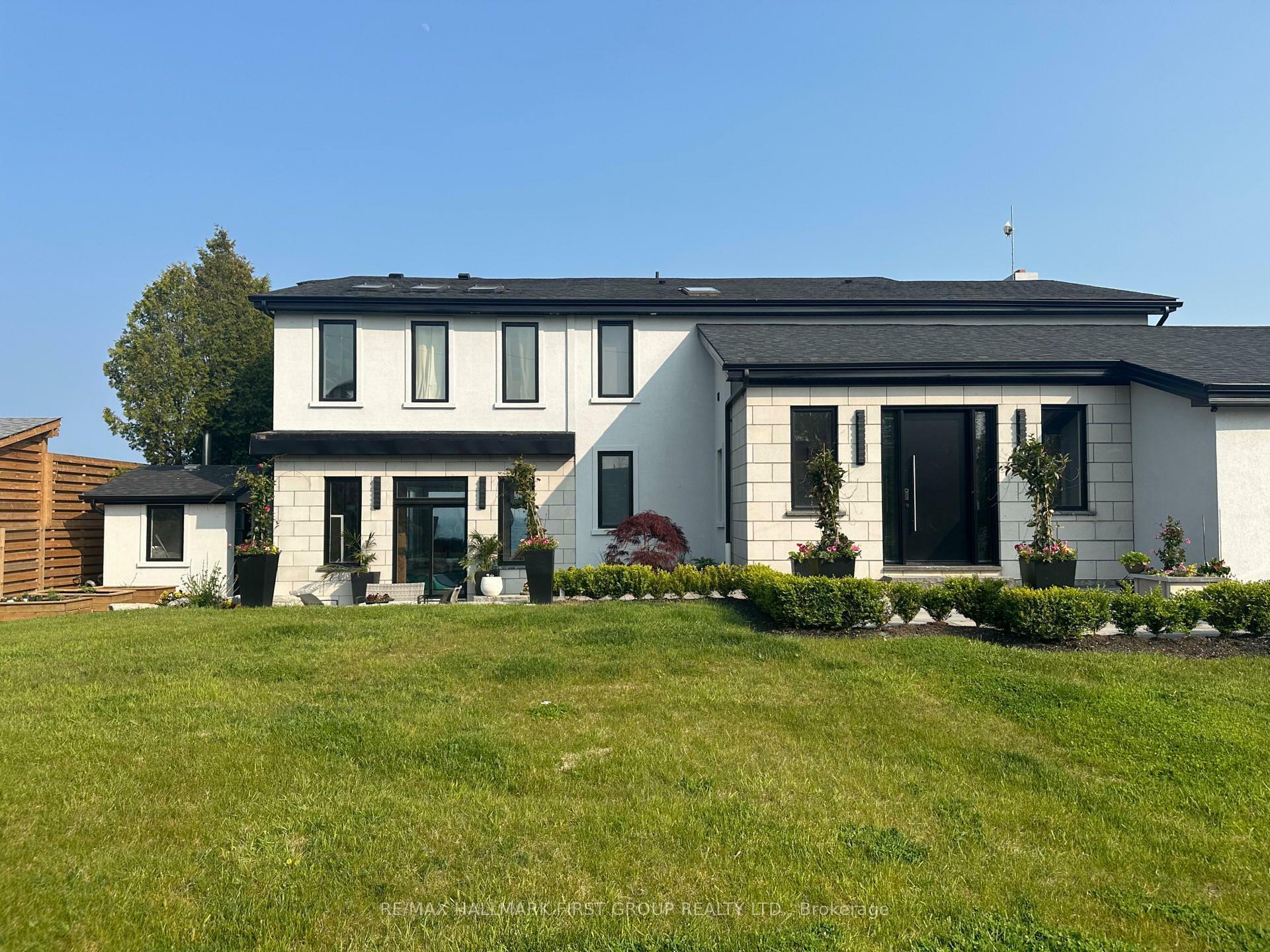 Property Photo:  52 Ontoro Boulevard  ON L1Z 1X6 