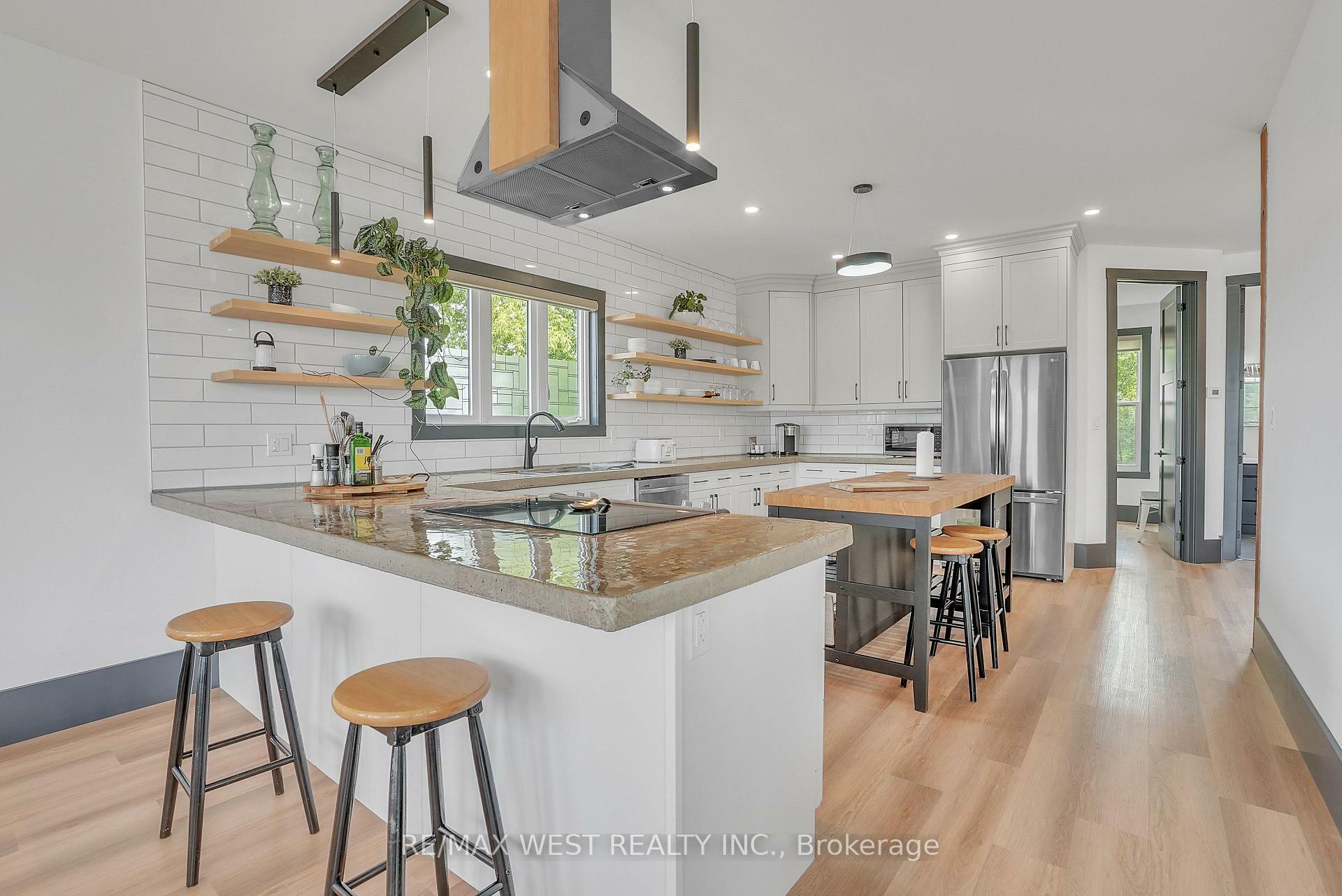 Photo de la propriété: 171 Fox Street ON L9M 1E7
