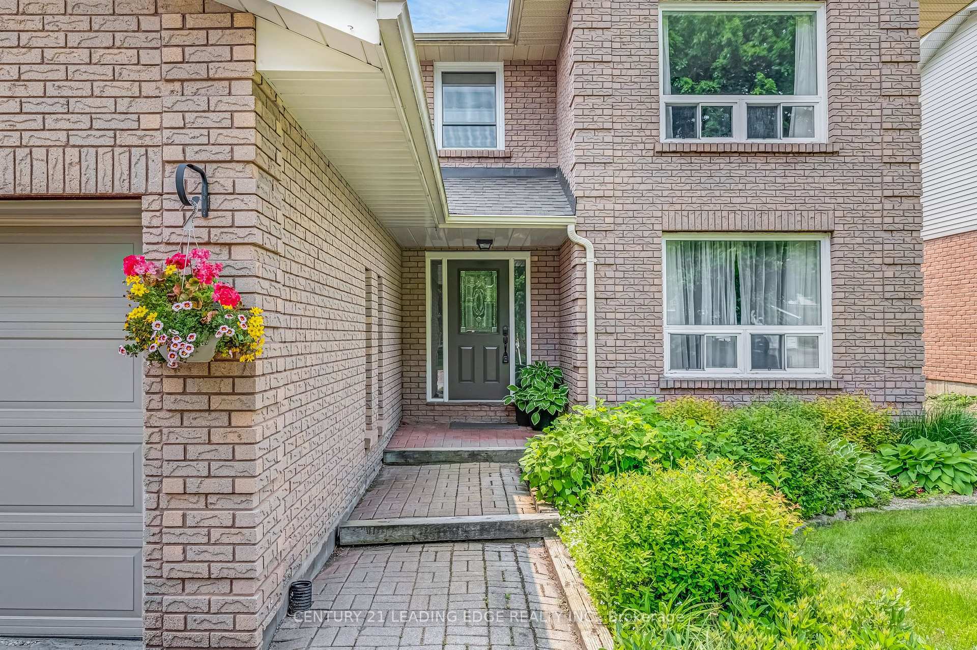Property Photo:  40 Birchard Boulevard  ON L0G 1M0 