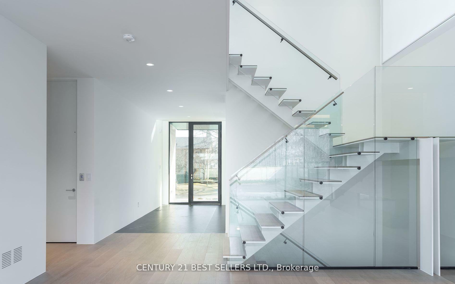 Property Photo: 119 Cumberland Drive ON L5G 3N3