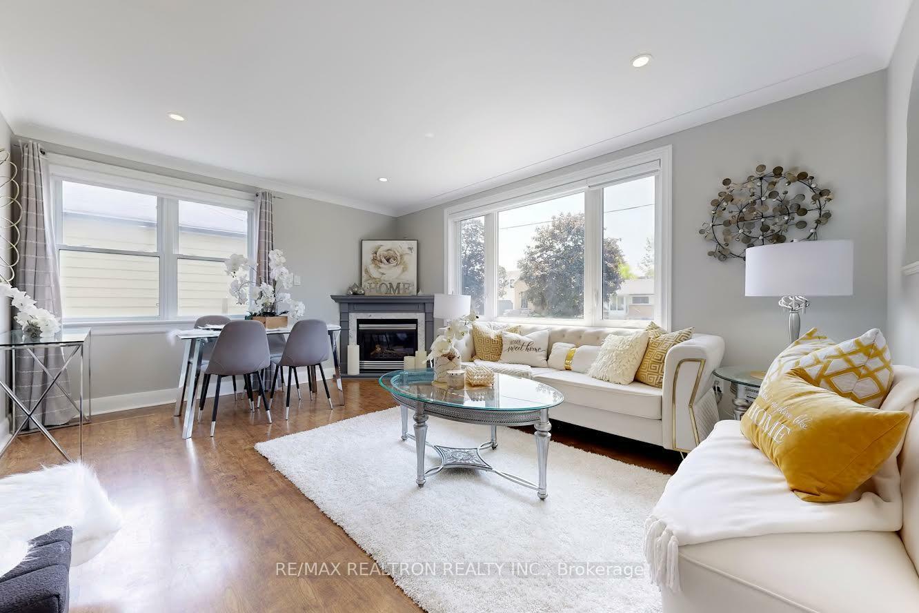 Property Photo: 428 Fairleigh Avenue ON L1J 2W5