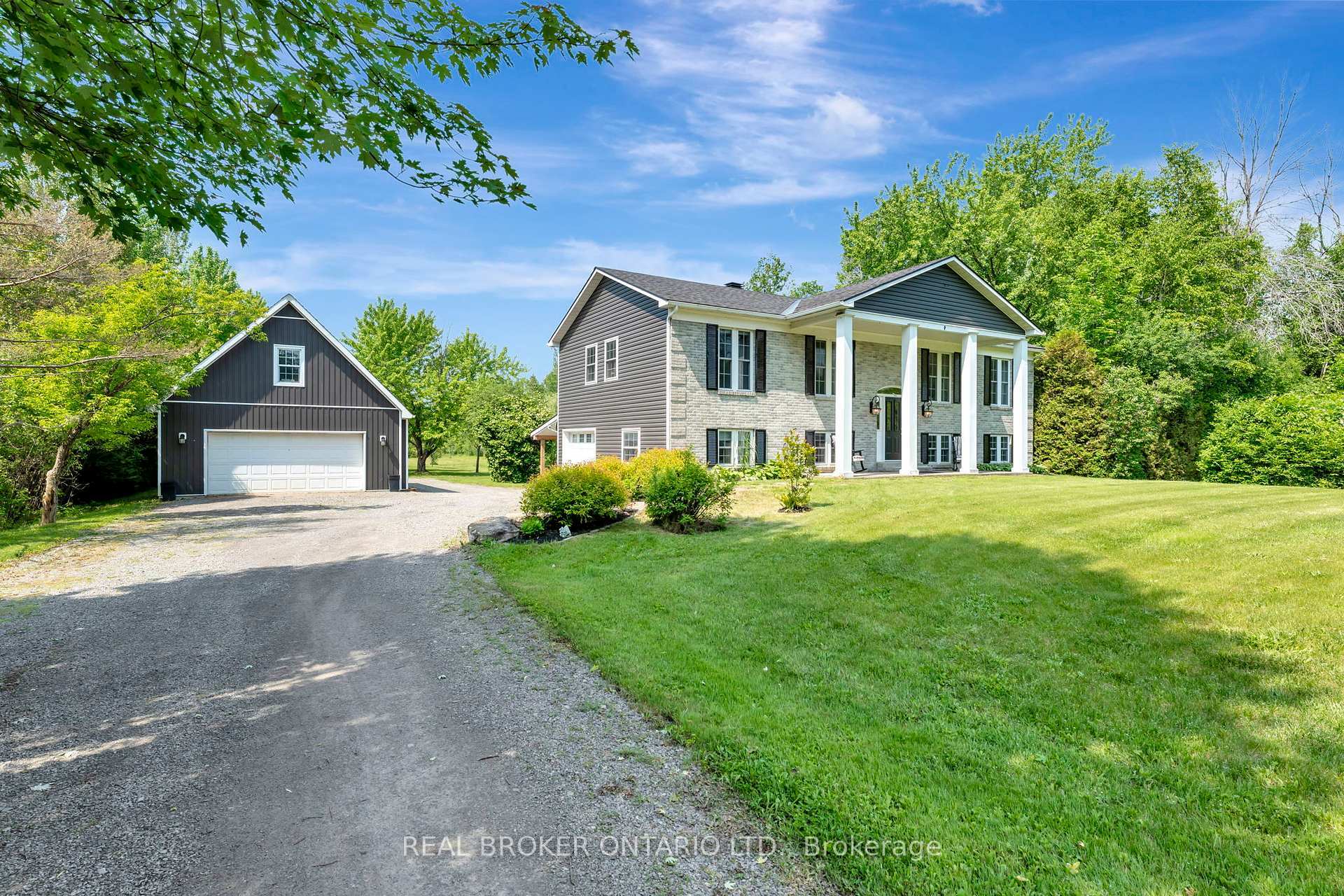 Property Photo: 326 Johnston Road ON K0G 1J0