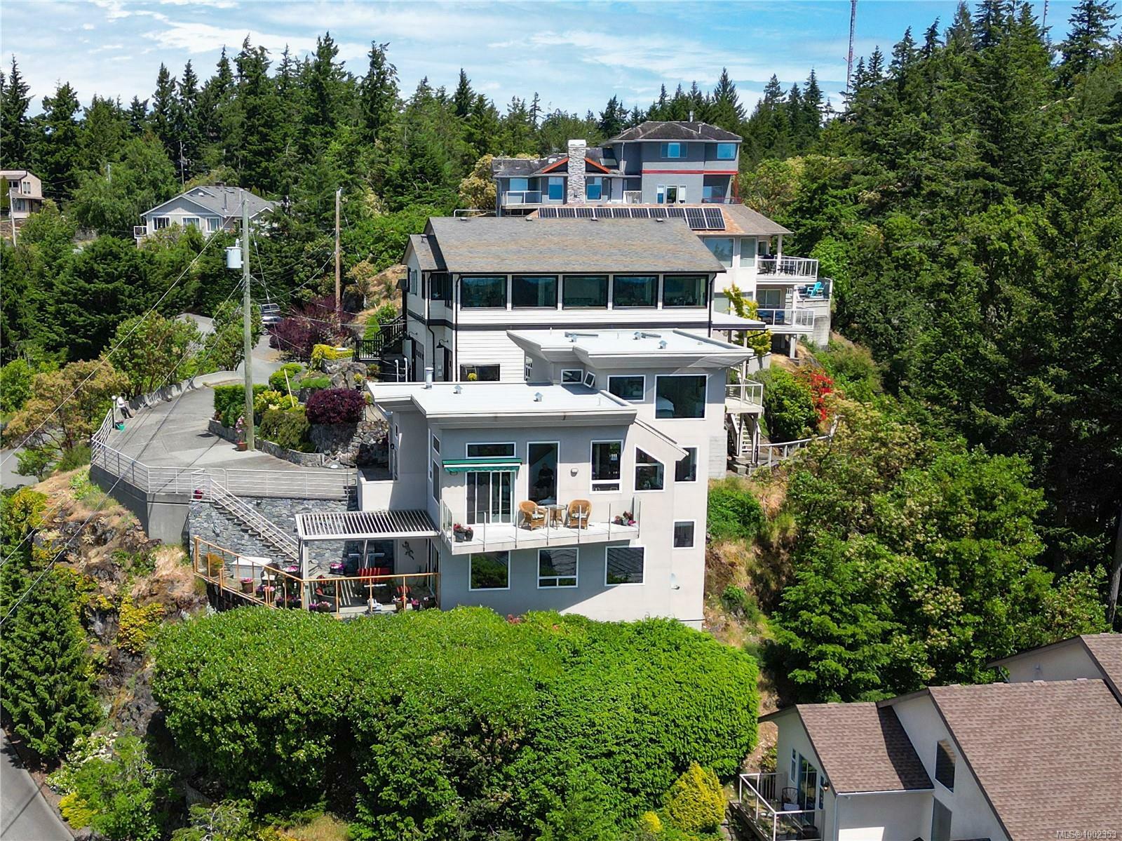 Property Photo: 3489 Maureen Terr BC V9C 3P7