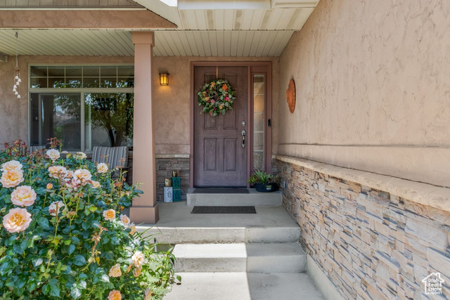 Property Photo: 2193 E Robie Hill Ln UT 84109