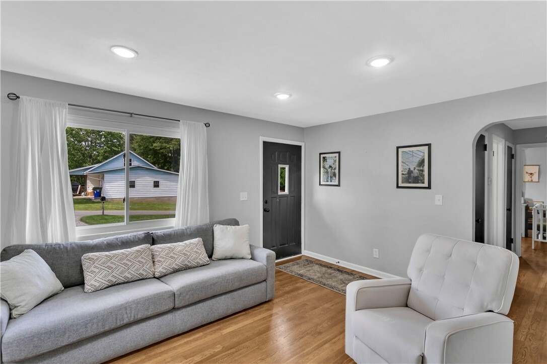Property Photo: 310 Hutter Ave PA 16117