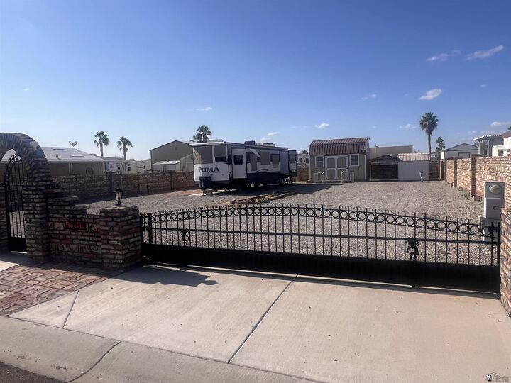 Property Photo: 13216 E 46 Dr AZ 85367