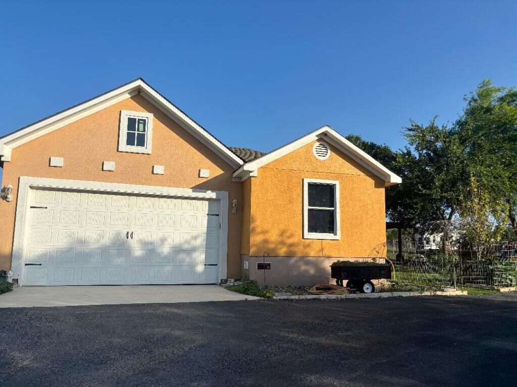 Property Photo: 159 Kathy Drive TX 78644