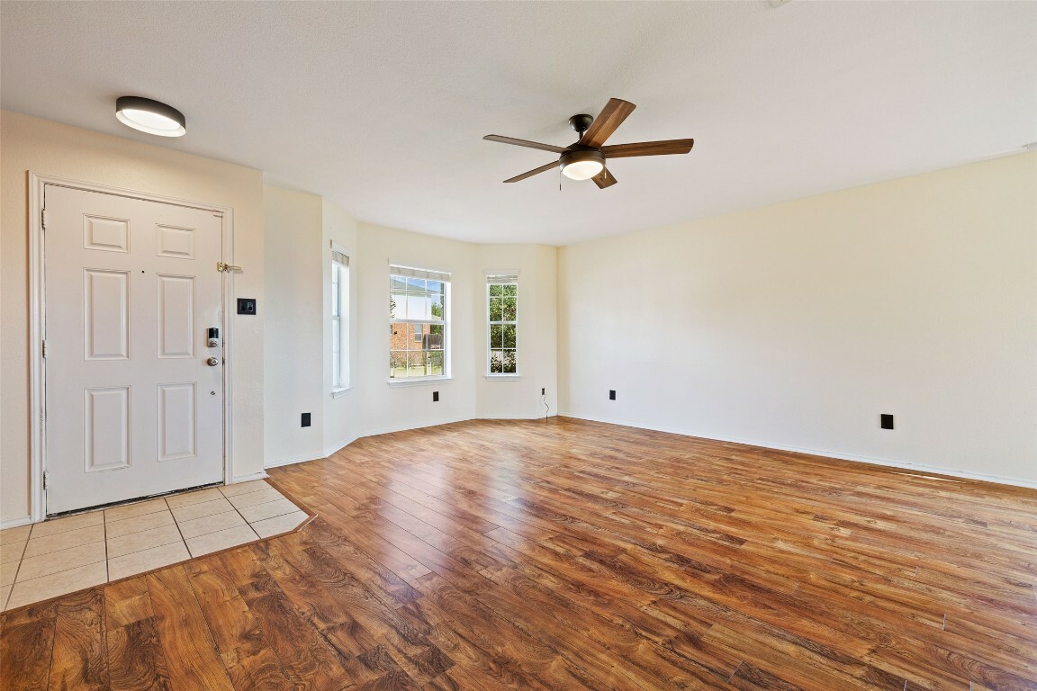 Property Photo: 200 Killian Loop TX 78634